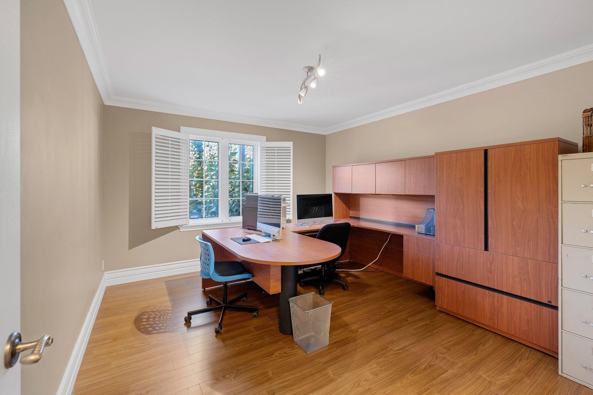 









5


Rue des Ancolies

,
Blainville,




QC
J7C6A9

