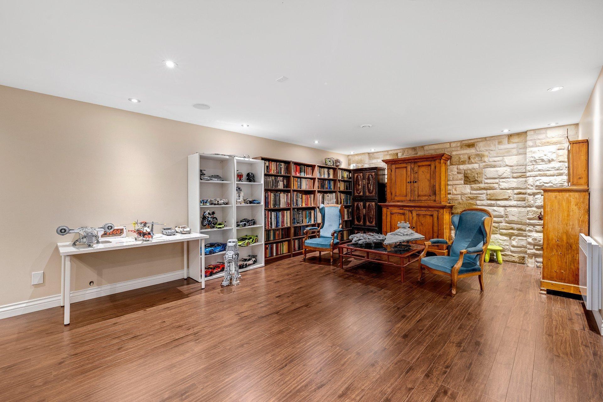 









5


Rue des Ancolies

,
Blainville,




QC
J7C6A9

