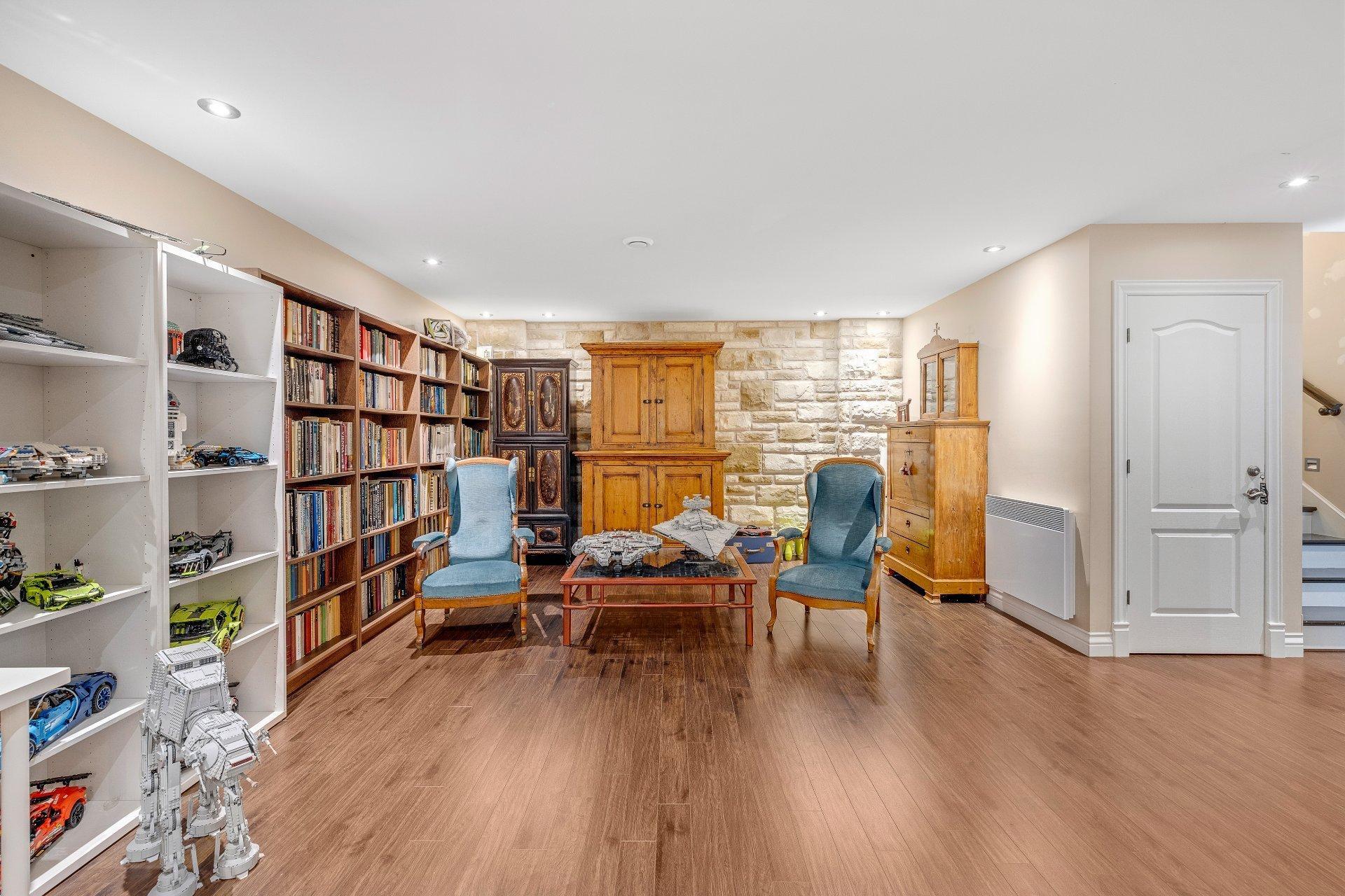 









5


Rue des Ancolies

,
Blainville,




QC
J7C6A9

