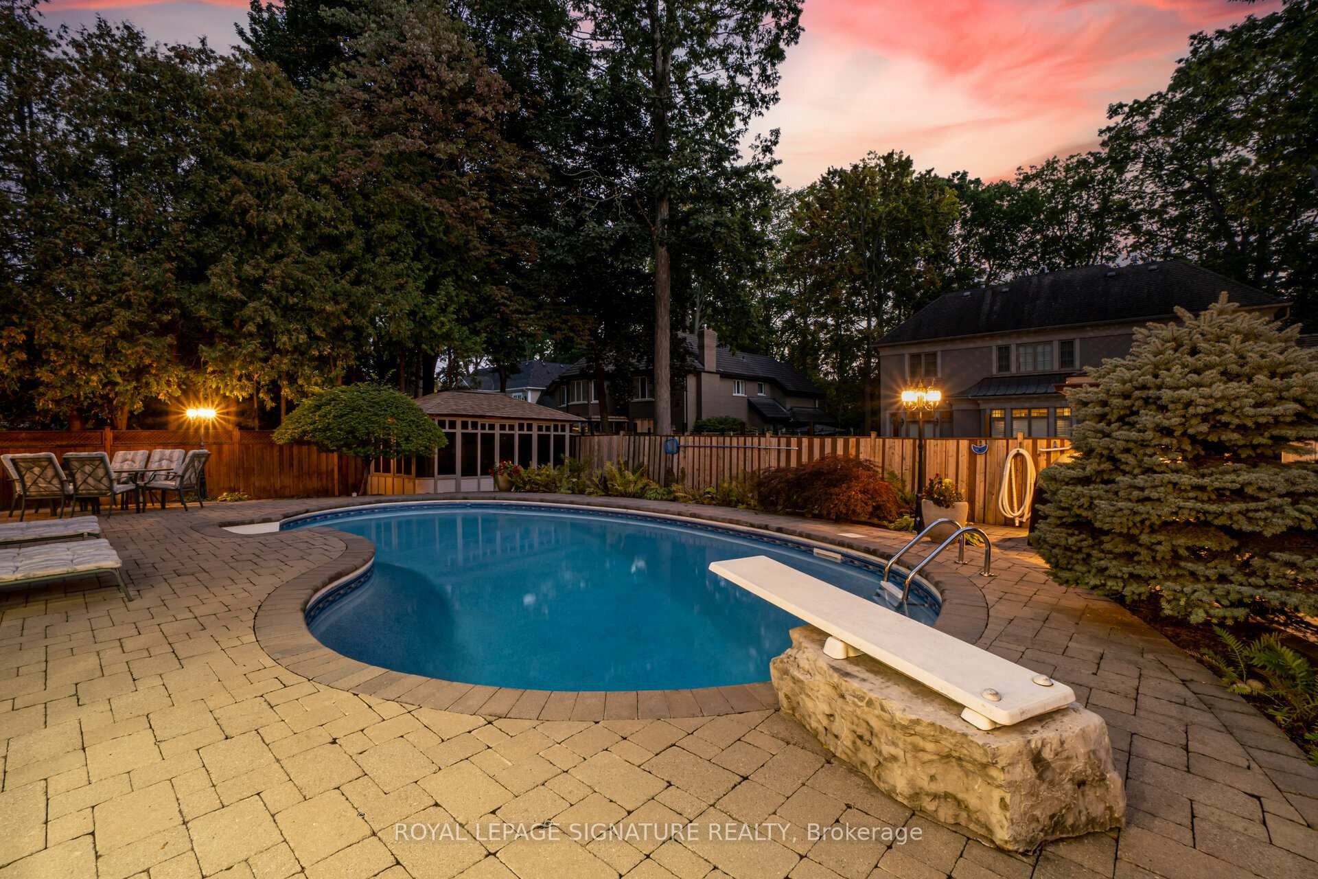 









2130


Autumn Breeze

Drive North,
Mississauga,




ON
L5B 1R4

