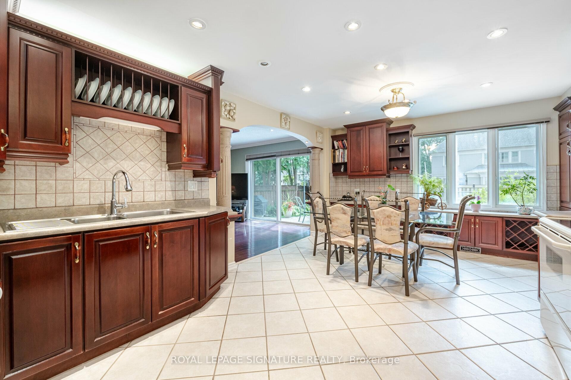 









2130


Autumn Breeze

Drive North,
Mississauga,




ON
L5B 1R4

