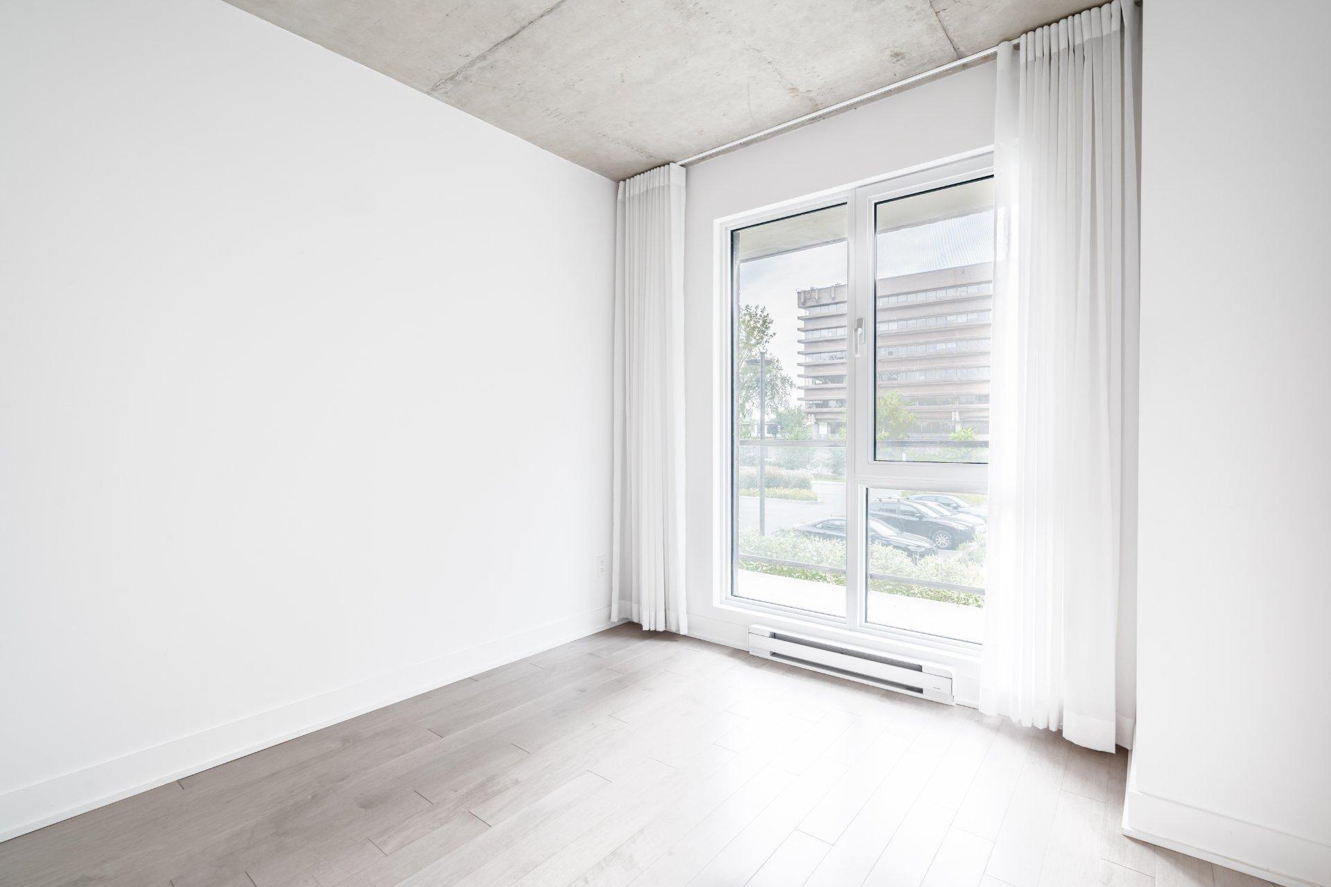 









271


Av. De l'Académie

, 220,
Dorval,




QC
H9S0B4

