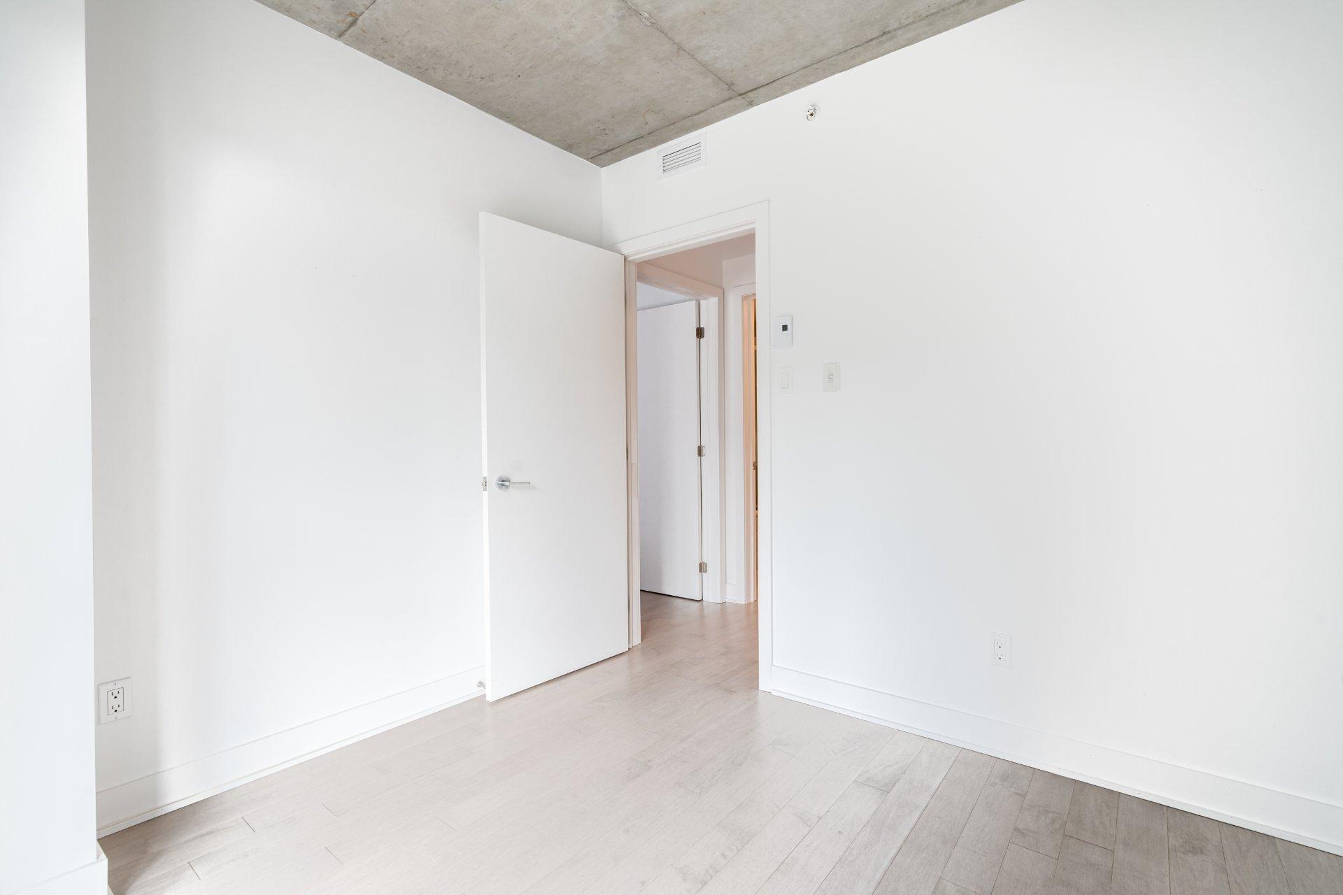 









271


Av. De l'Académie

, 220,
Dorval,




QC
H9S0B4

