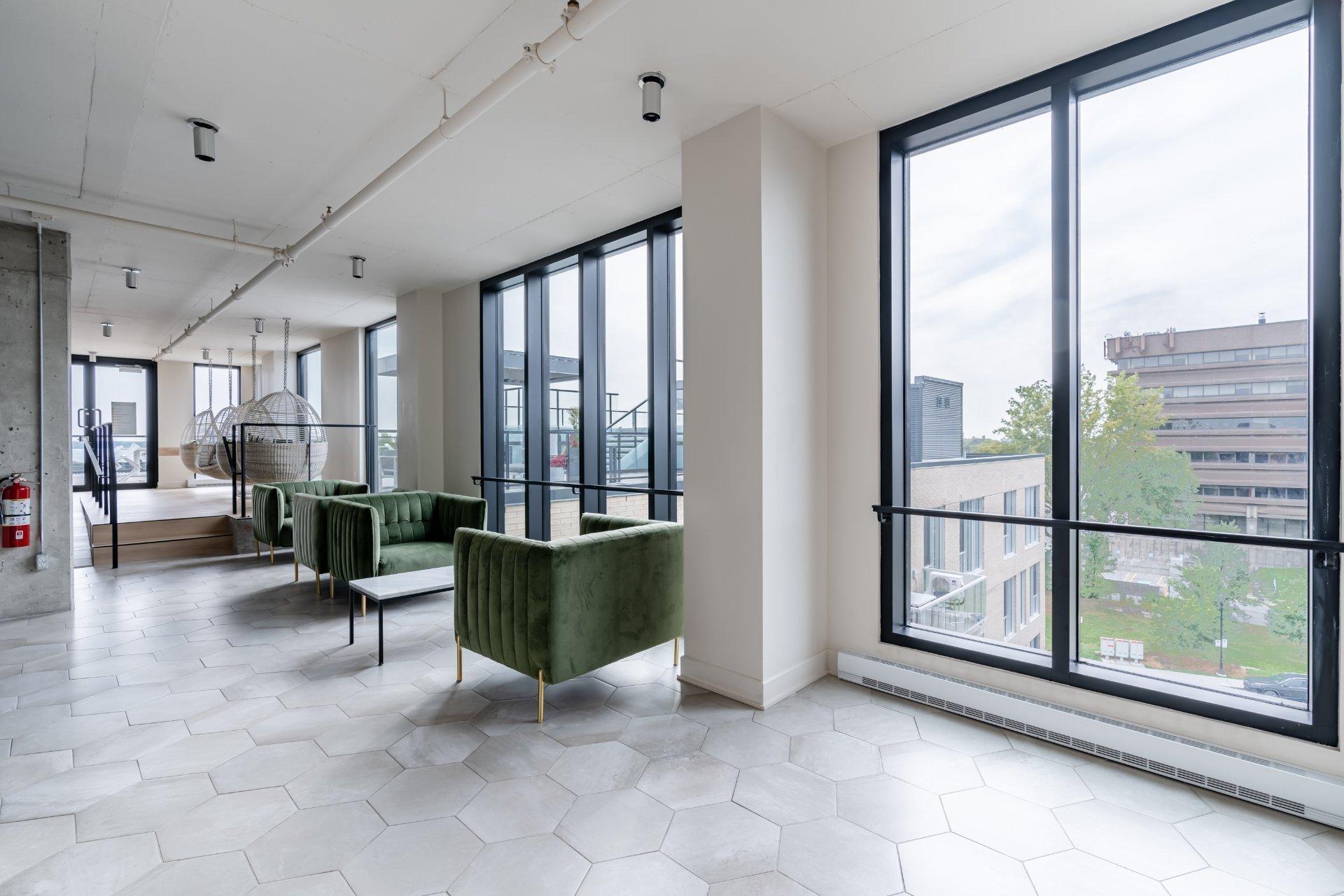 









271


Av. De l'Académie

, 220,
Dorval,




QC
H9S0B4

