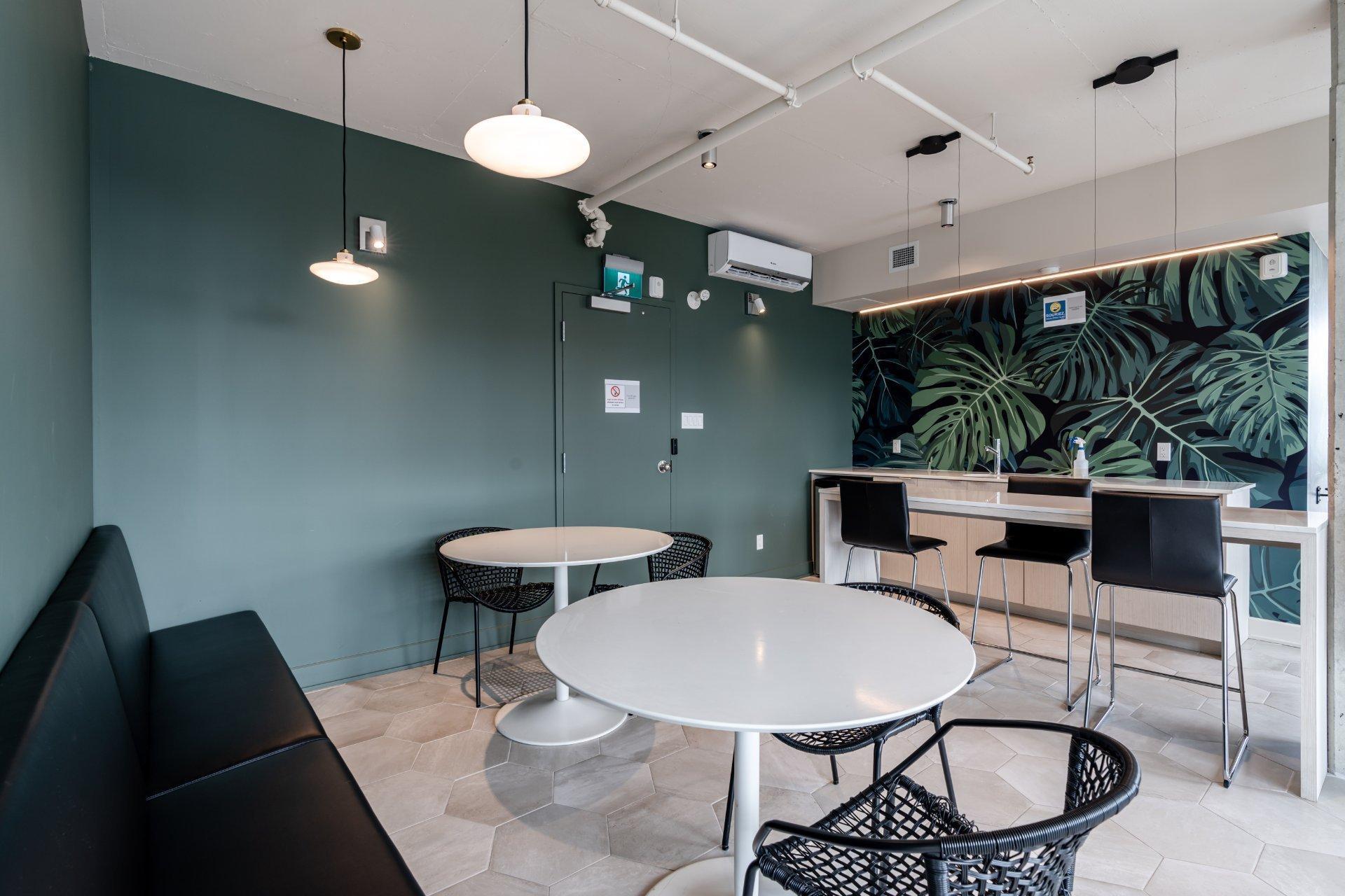 









271


Av. De l'Académie

, 220,
Dorval,




QC
H9S0B4

