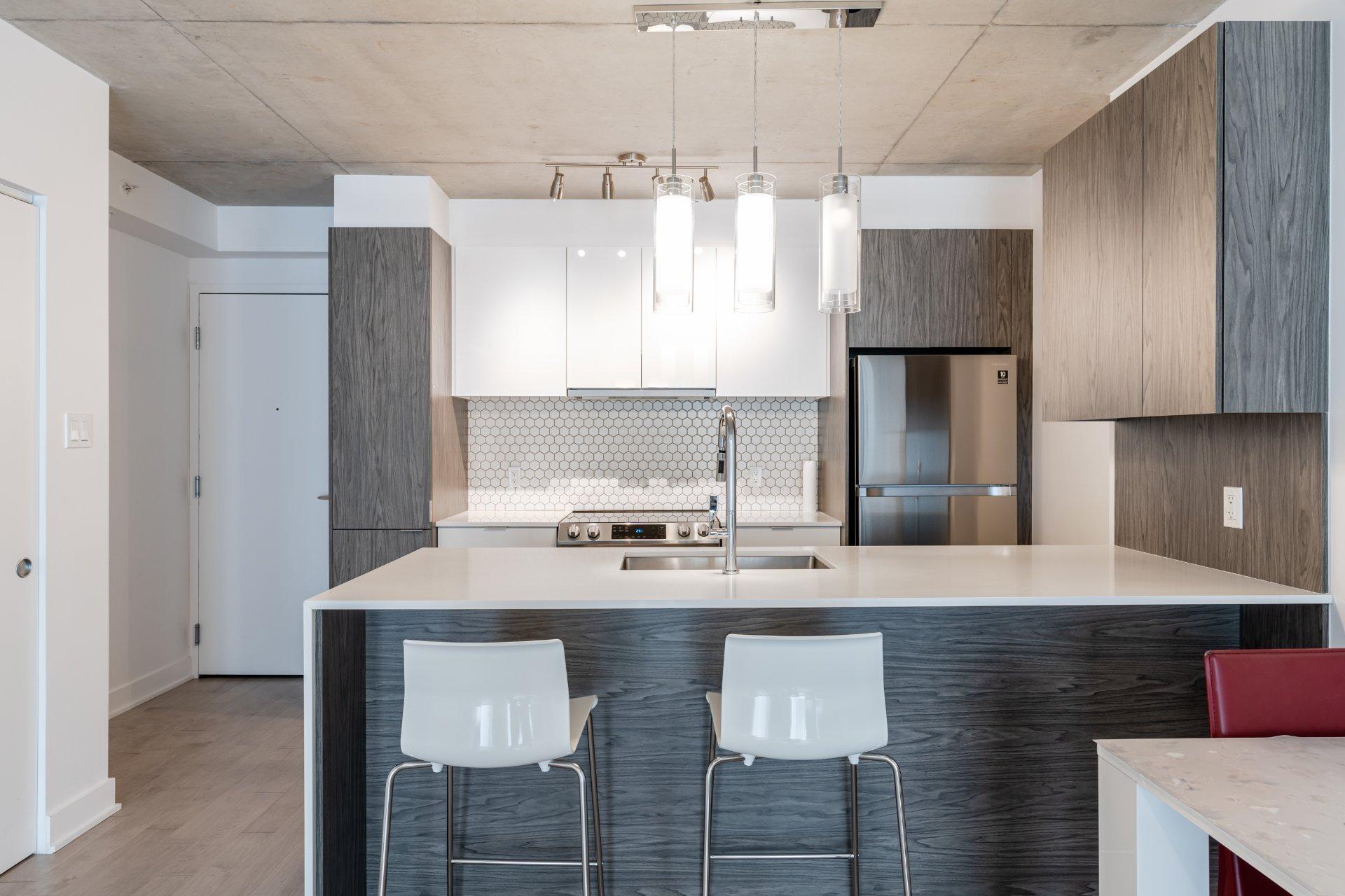 









271


Av. De l'Académie

, 220,
Dorval,




QC
H9S0B4

