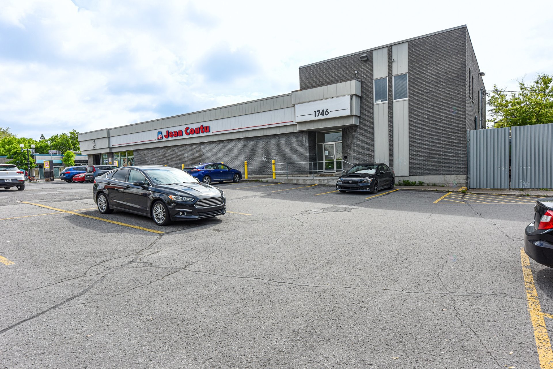 









1746


Ch. de Chambly

,
Longueuil (Le Vieux-Longueuil),




QC
J4J3X5

