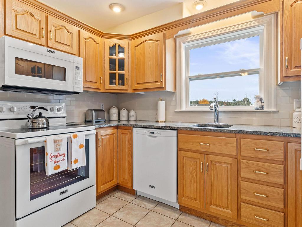 












677 Westwood Boulevard

,
Upper Tantallon,




NS
B3Z 4K6

