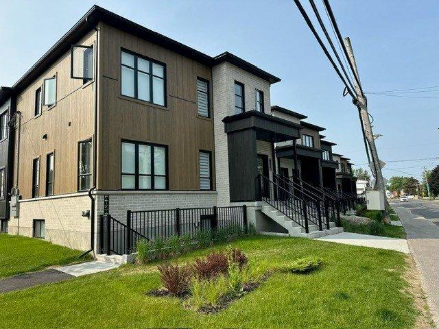 









4840


Boul. Ste-Rose

,
Laval (Fabreville),




QC
H7R2B2

