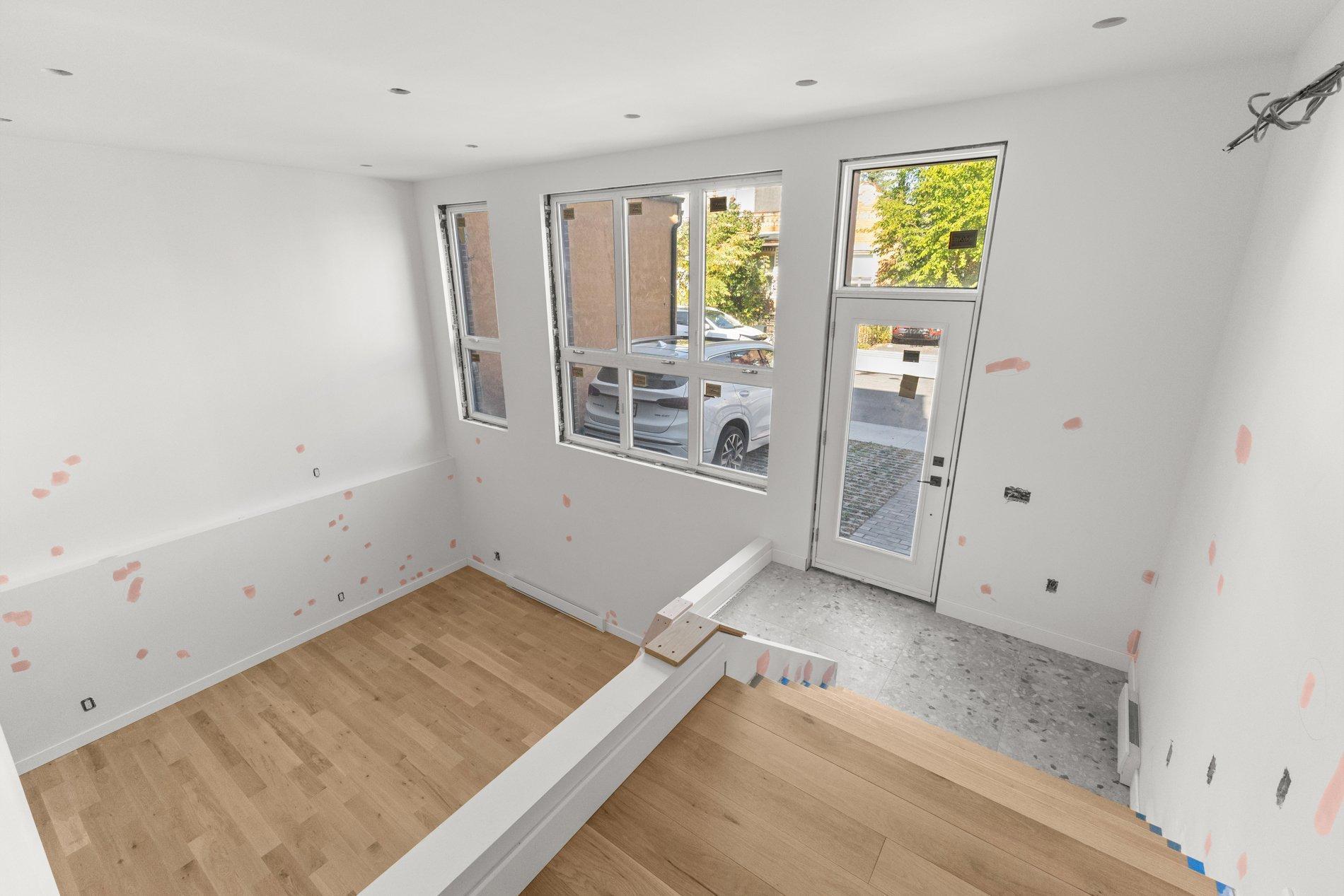









7592


Rue St-André

,
Montréal (Villeray/Saint-Michel/Parc-Extension),




QC
H2R2N7

