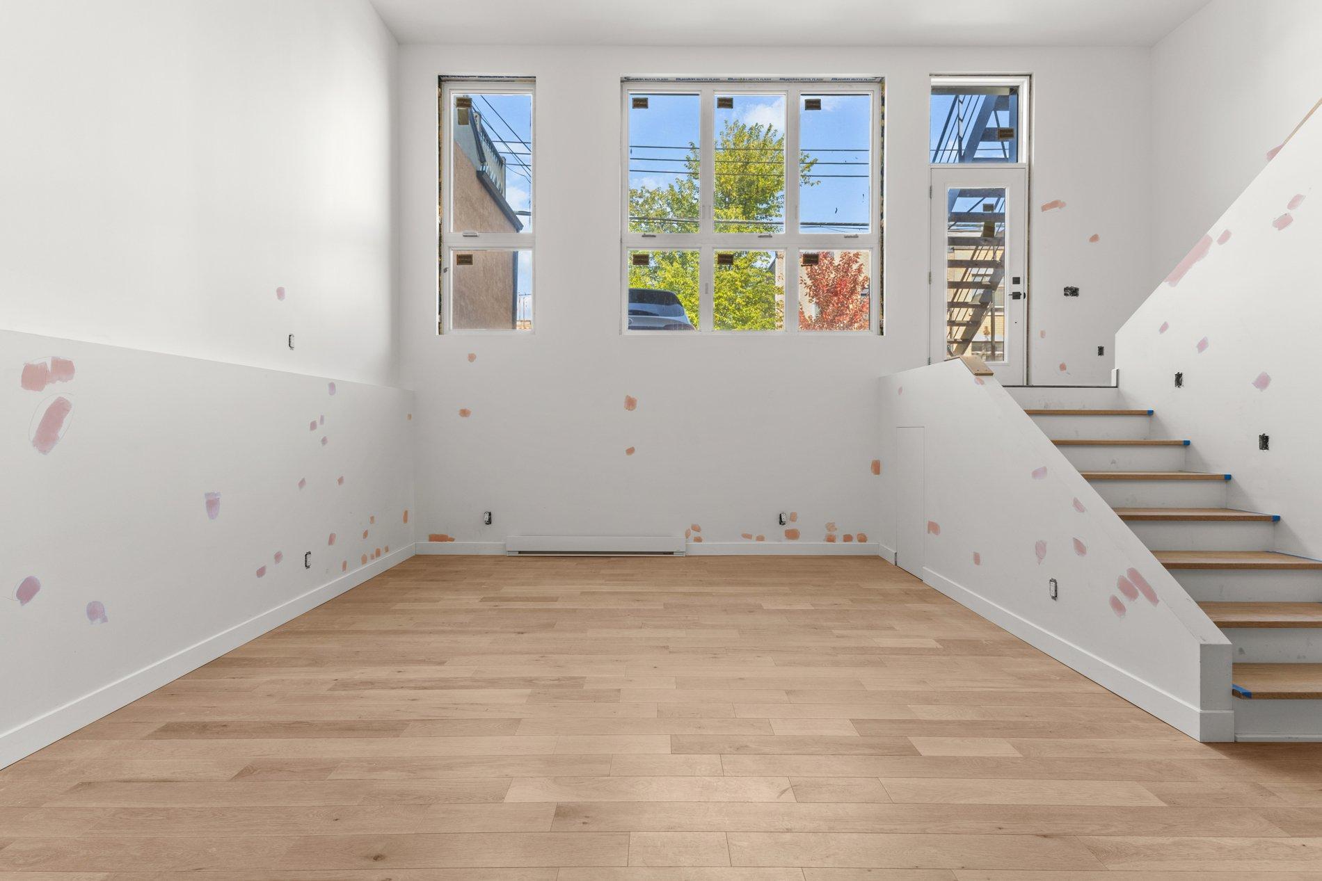 









7592


Rue St-André

,
Montréal (Villeray/Saint-Michel/Parc-Extension),




QC
H2R2N7

