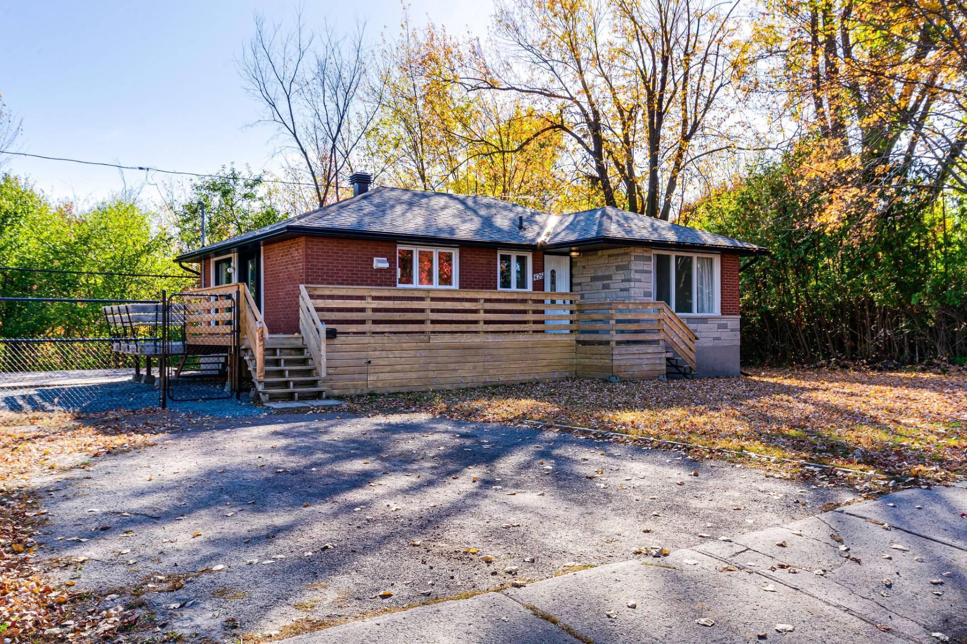 









426


Rue Benoît

,
Gatineau (Gatineau),




QC
J8P3K9

