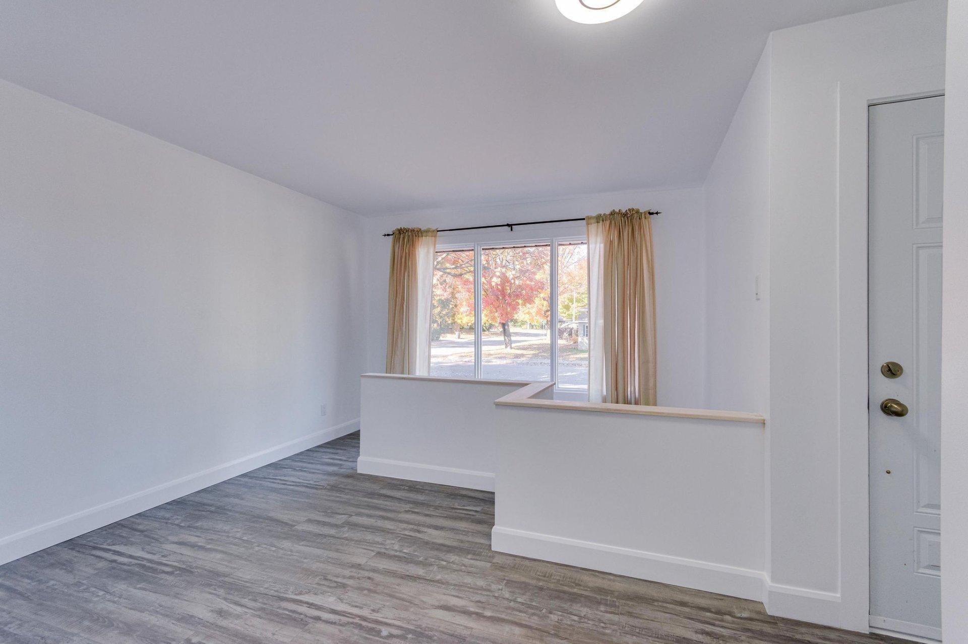 









426


Rue Benoît

,
Gatineau (Gatineau),




QC
J8P3K9

