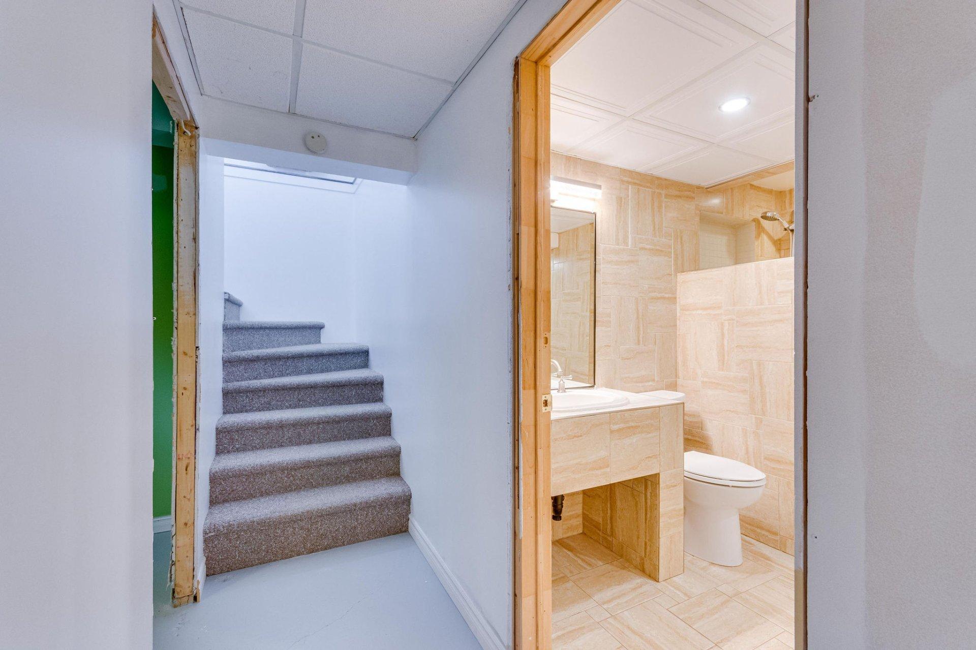 









426


Rue Benoît

,
Gatineau (Gatineau),




QC
J8P3K9

