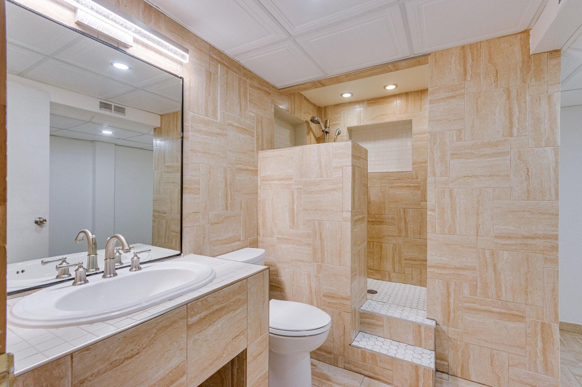 









426


Rue Benoît

,
Gatineau (Gatineau),




QC
J8P3K9

