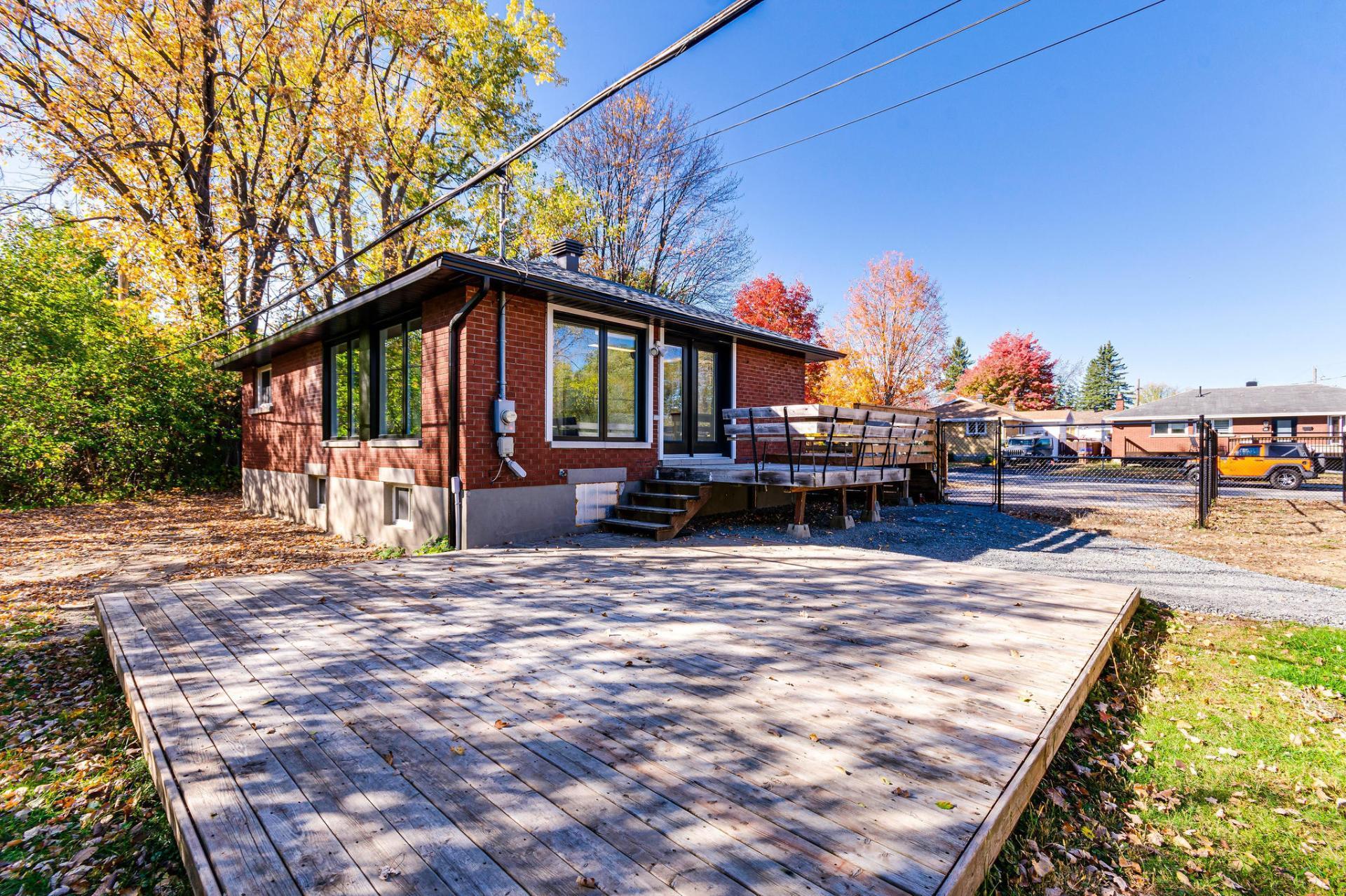 









426


Rue Benoît

,
Gatineau (Gatineau),




QC
J8P3K9

