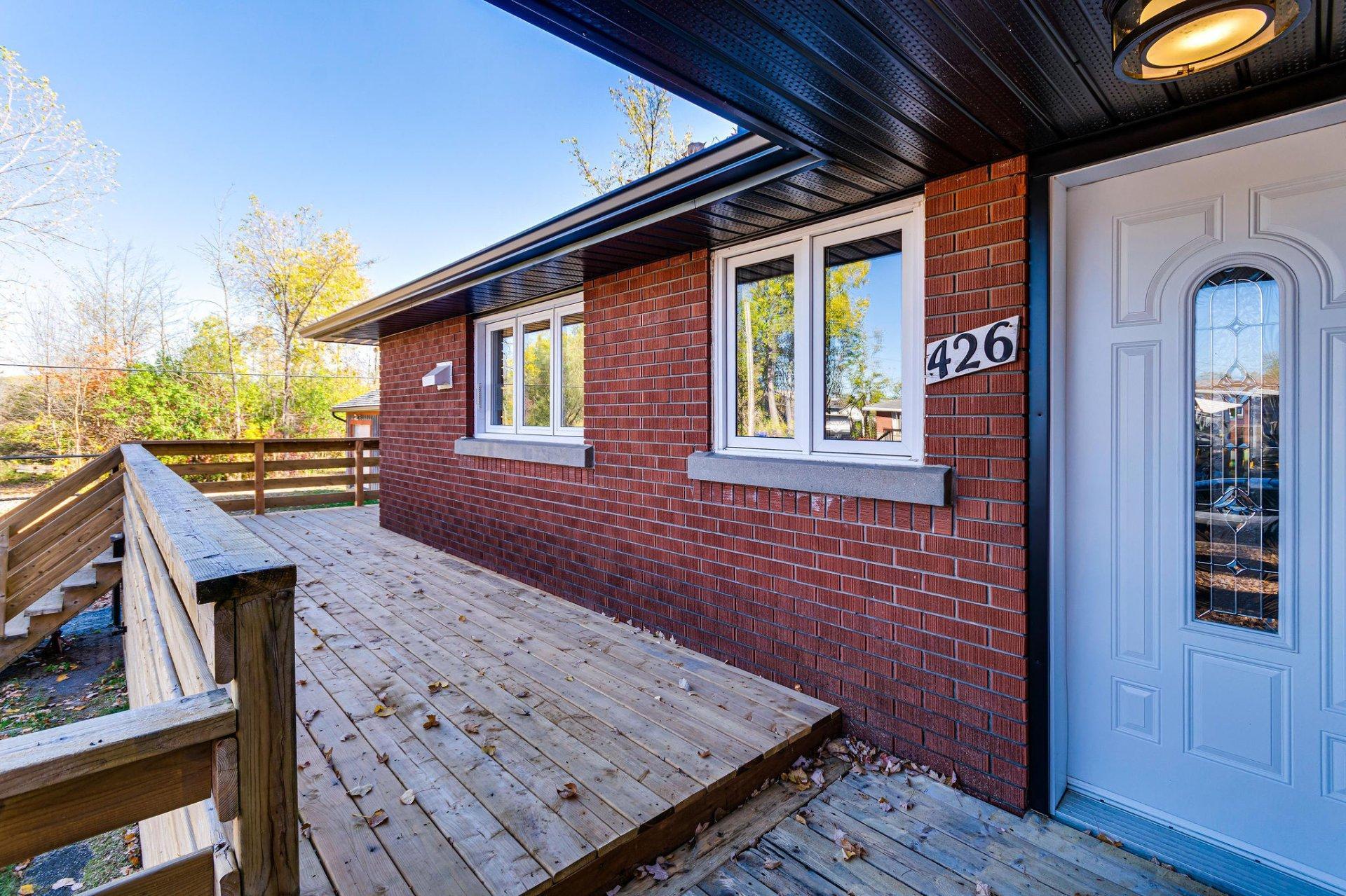 









426


Rue Benoît

,
Gatineau (Gatineau),




QC
J8P3K9

