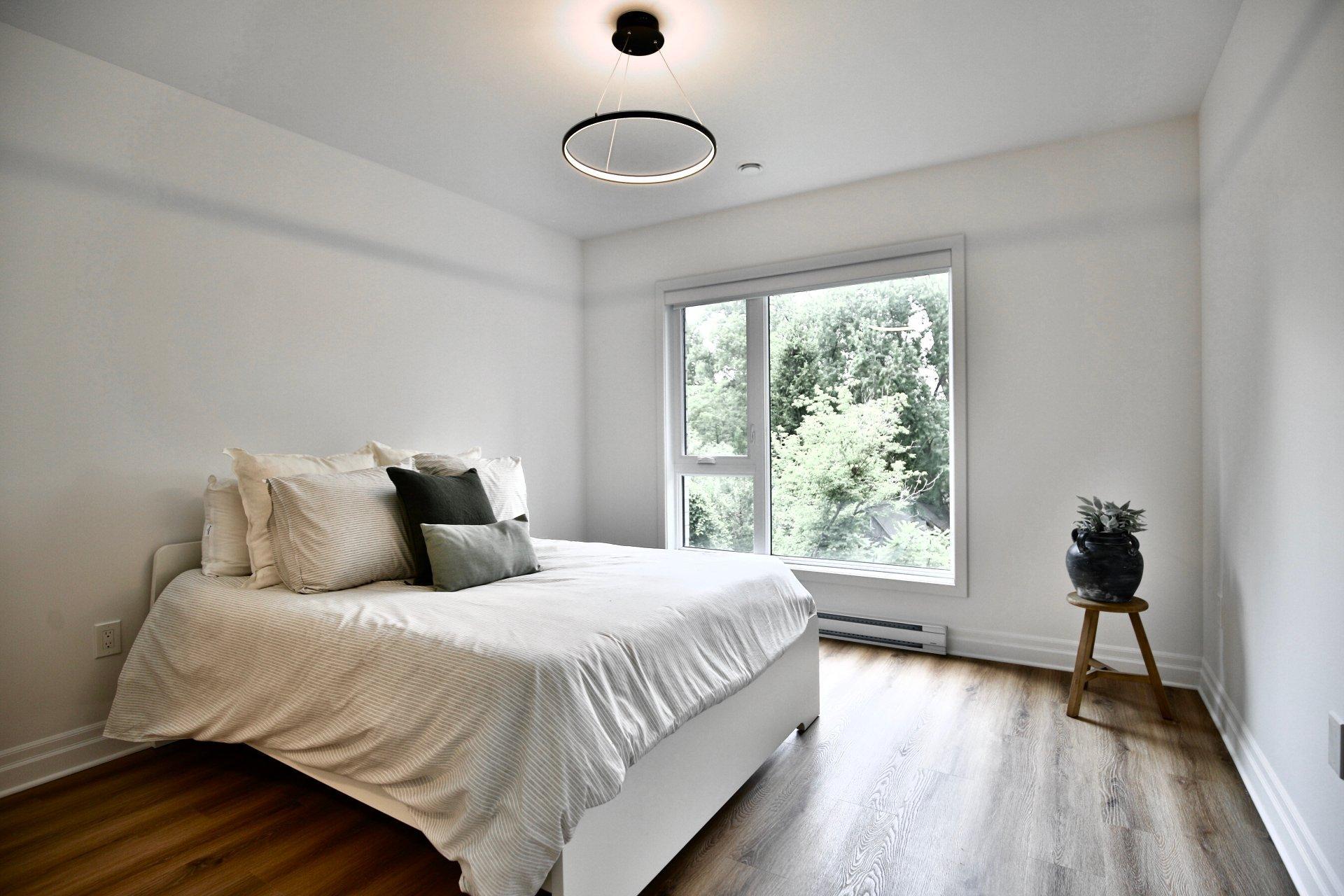 









2000


Rue Benoit

, 101,
Saint-Bruno-de-Montarville,




QC
J3V6N5

