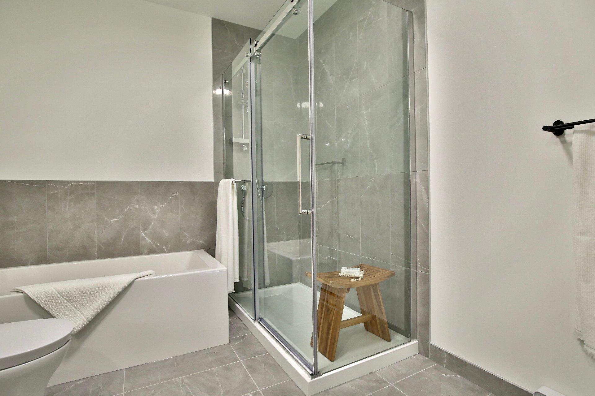 









2000


Rue Benoit

, 101,
Saint-Bruno-de-Montarville,




QC
J3V6N5

