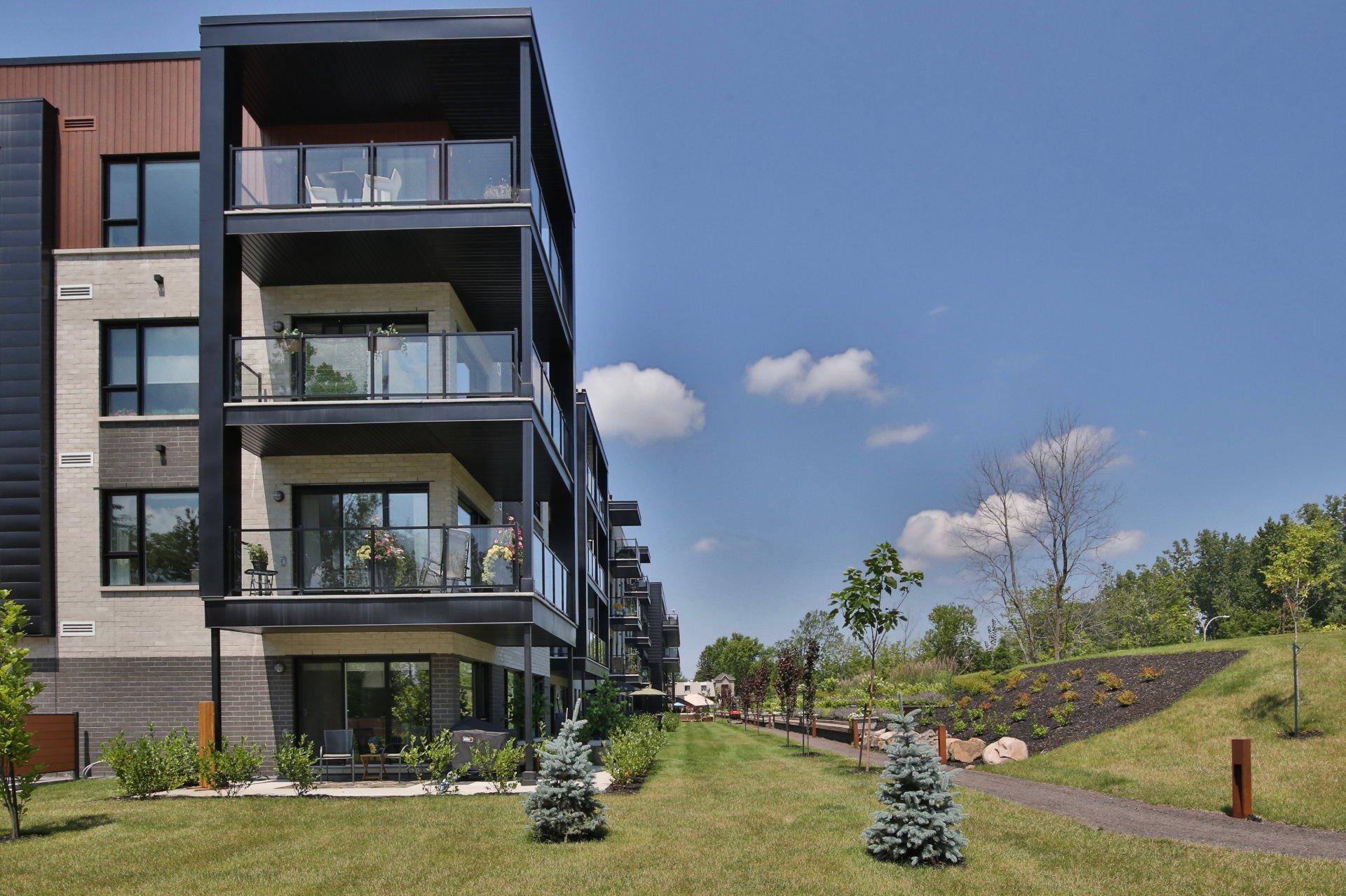 









2000


Rue Benoit

, 101,
Saint-Bruno-de-Montarville,




QC
J3V6N5

