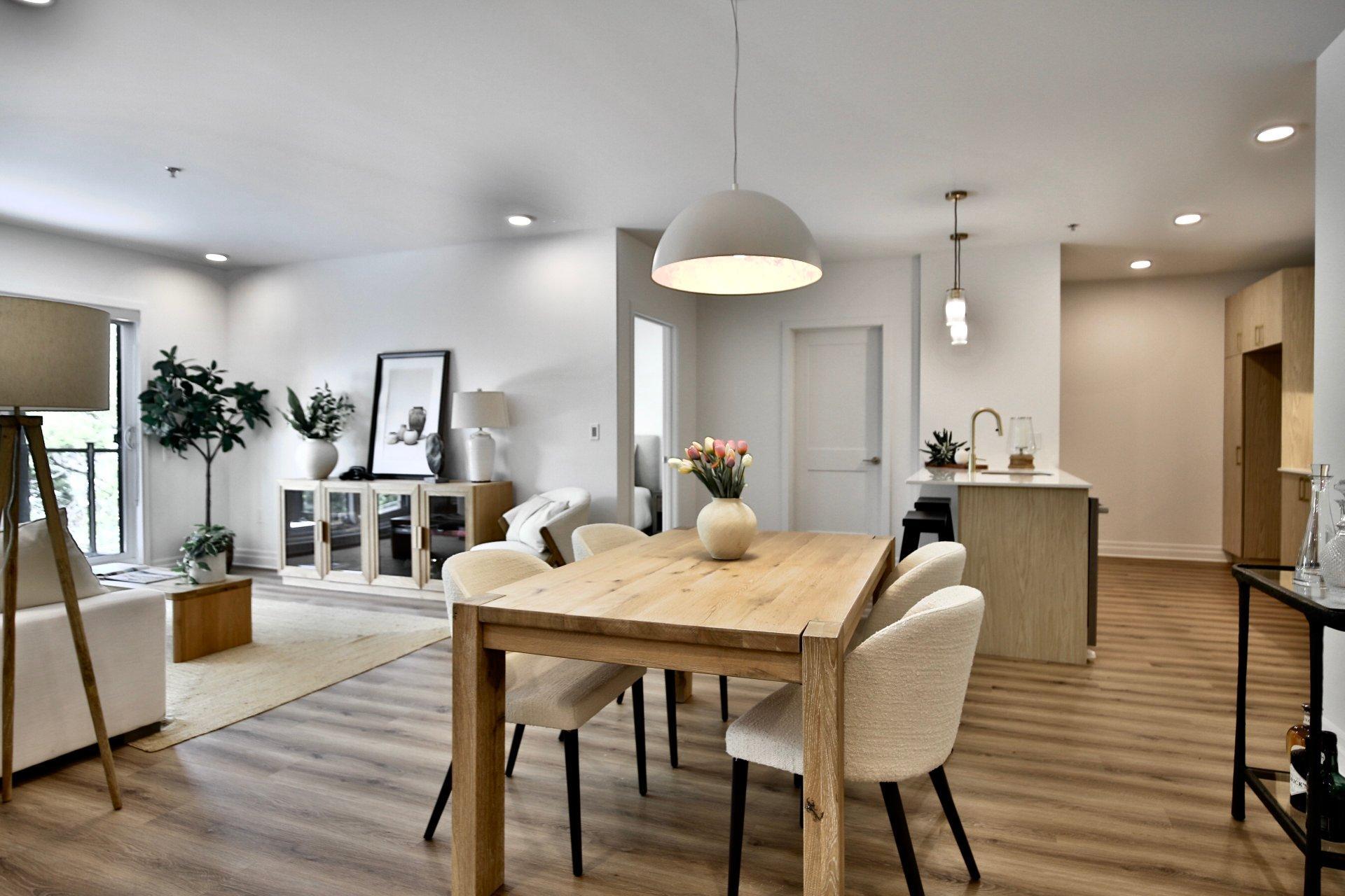 









2000


Rue Benoit

, 101,
Saint-Bruno-de-Montarville,




QC
J3V6N5


