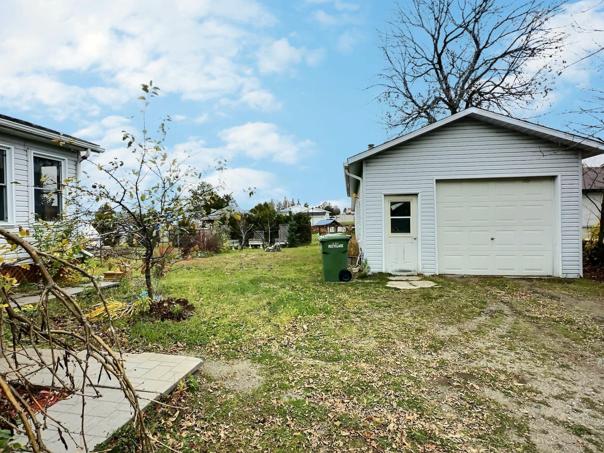 









13


Rue Geoffroy

,
Lorrainville,




QC
J0Z2R0

