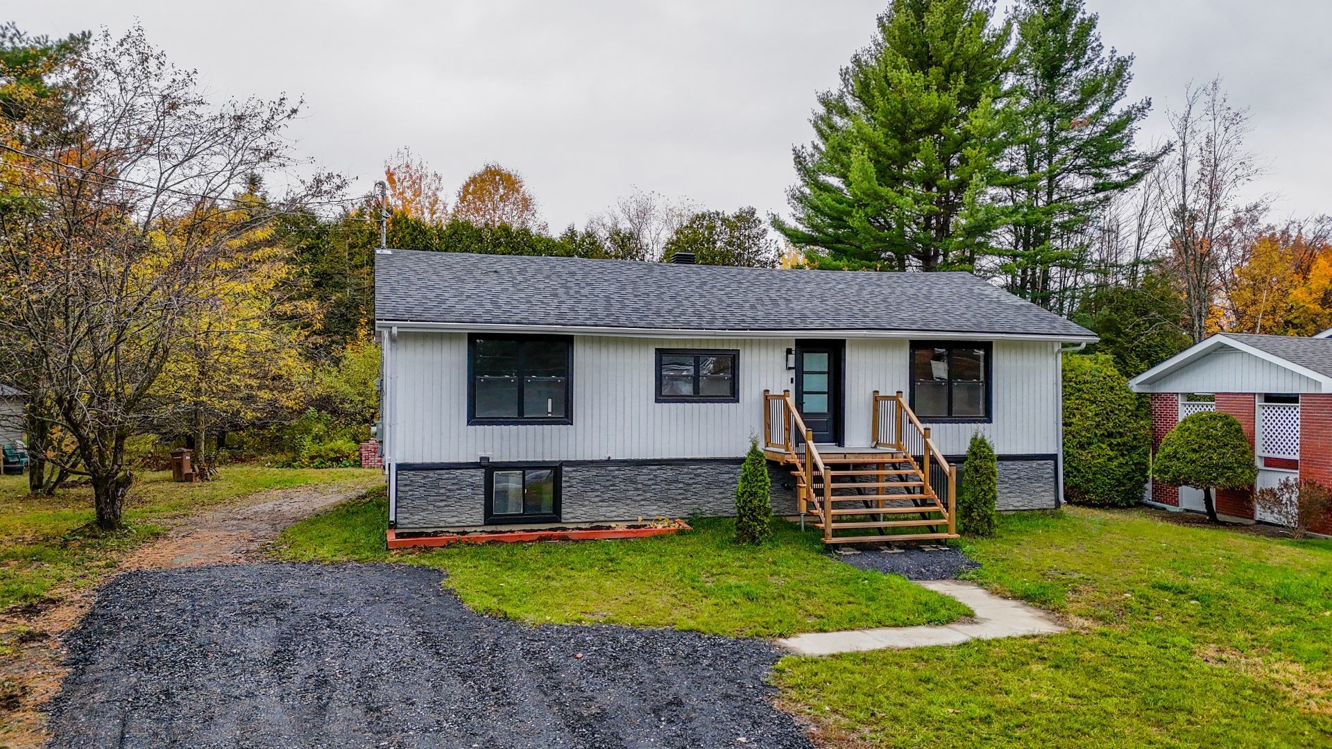 









106


Ch. Southière

,
Magog,




QC
J1X0P1

