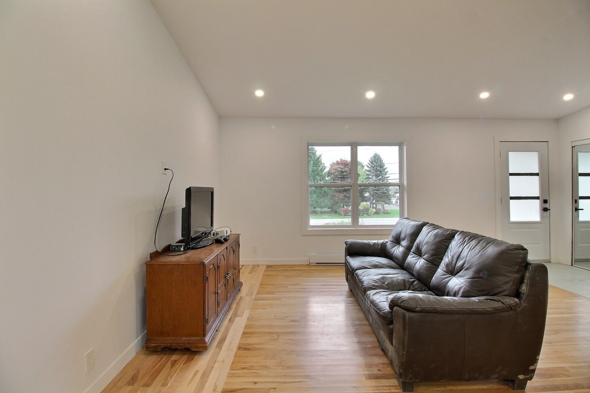 









106


Ch. Southière

,
Magog,




QC
J1X0P1

