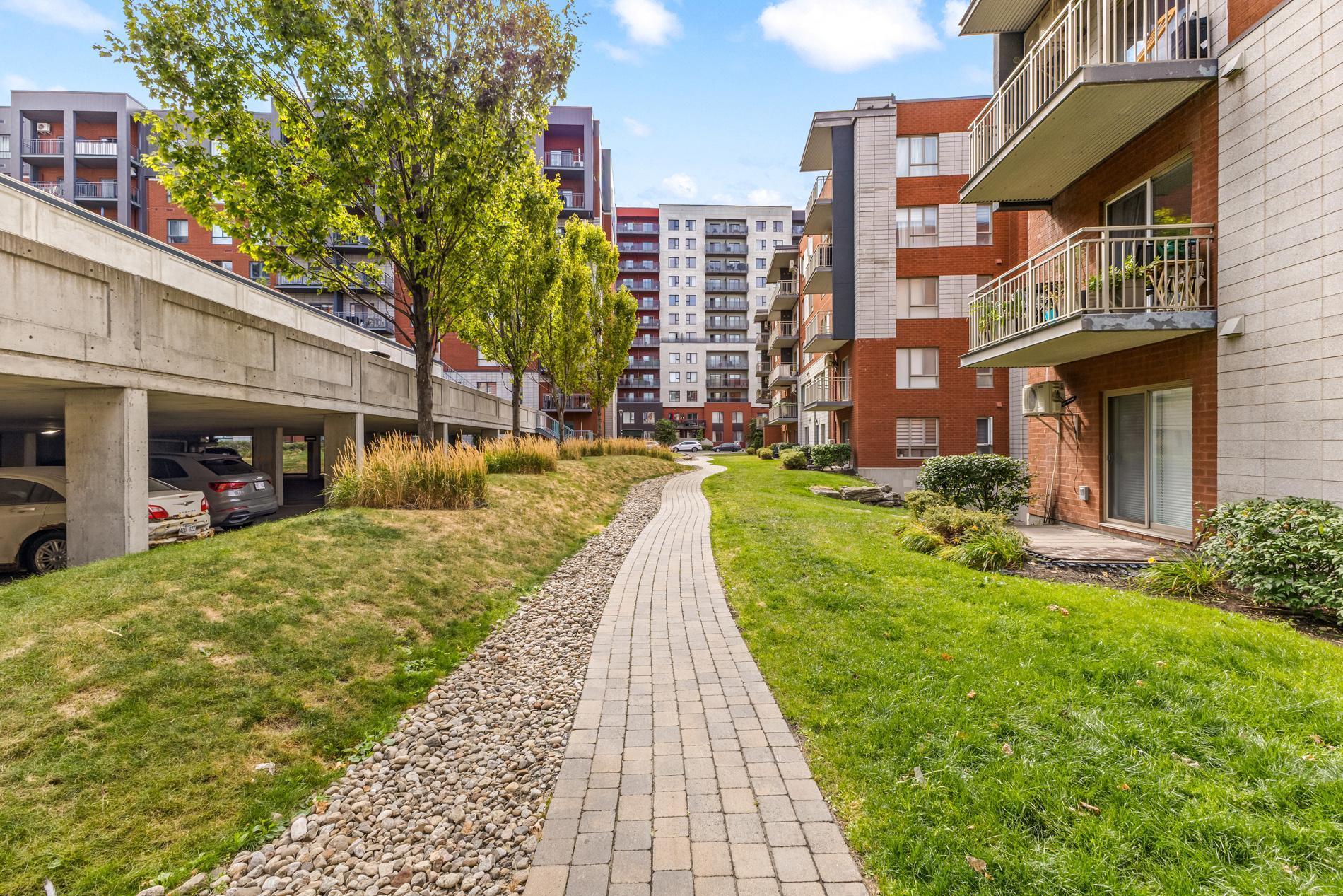 









1445


Boul. Le Corbusier

, 301,
Laval (Laval-des-Rapides),




QC
H7N6L1

