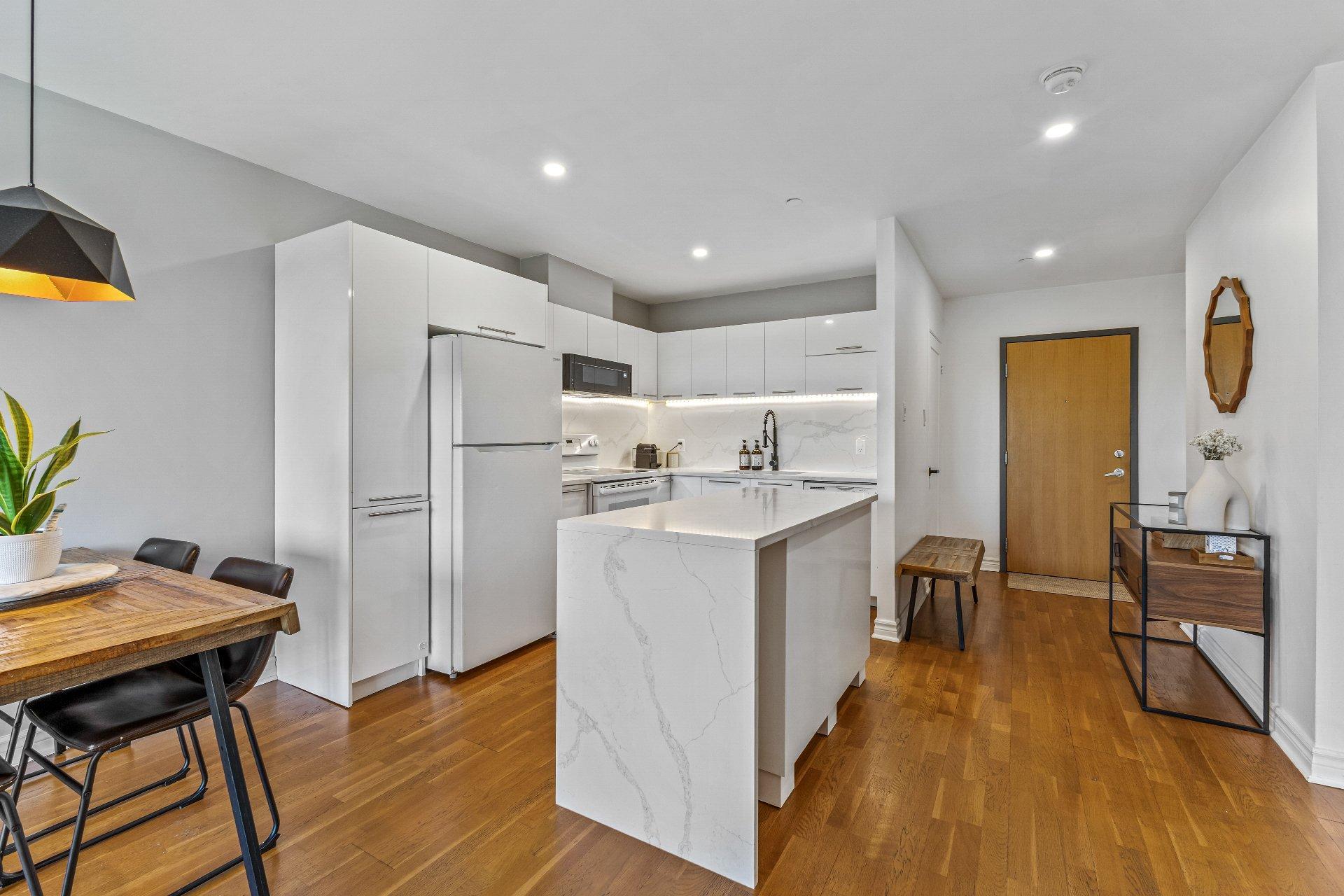 









1445


Boul. Le Corbusier

, 301,
Laval (Laval-des-Rapides),




QC
H7N6L1

