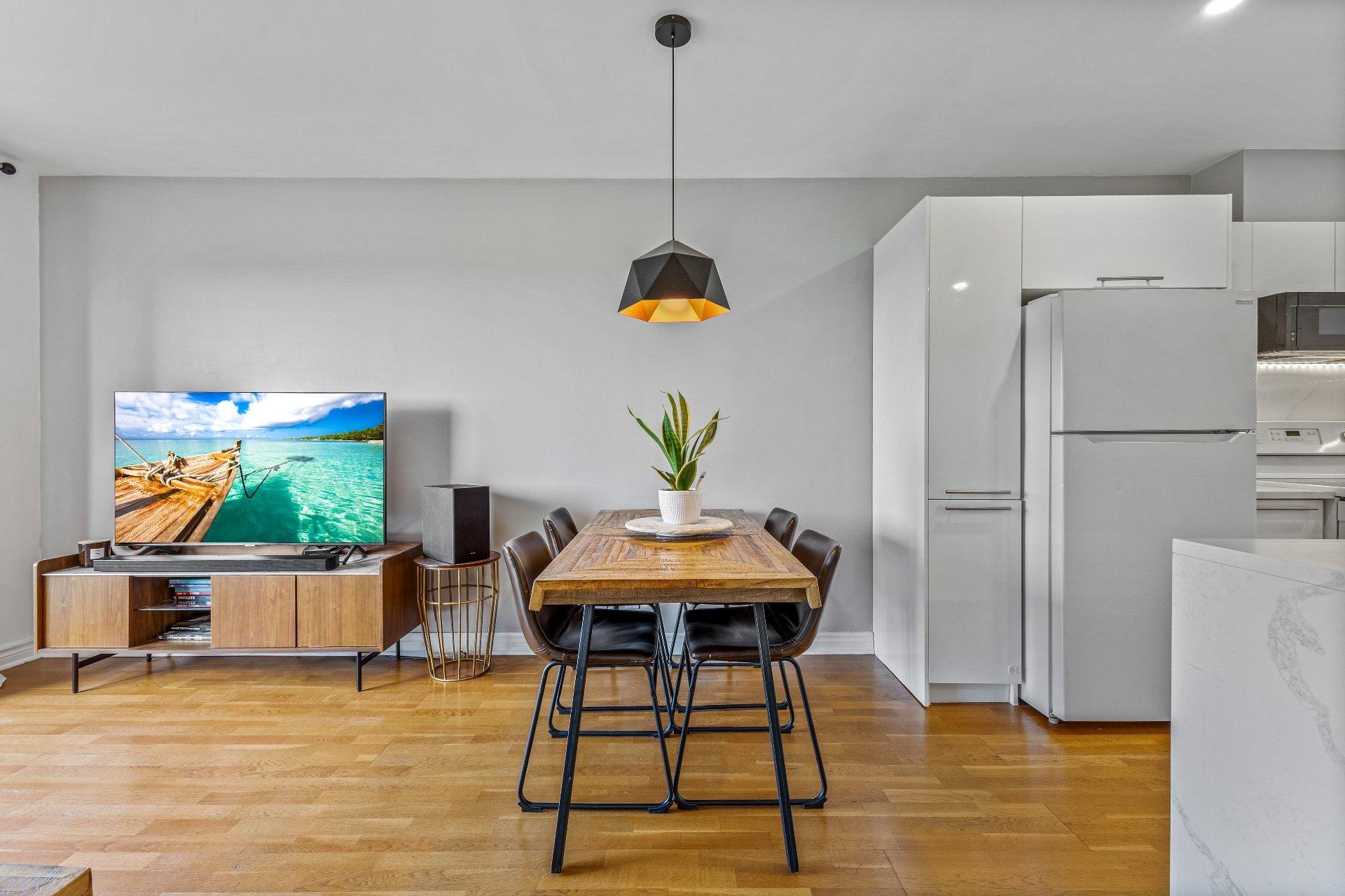 









1445


Boul. Le Corbusier

, 301,
Laval (Laval-des-Rapides),




QC
H7N6L1

