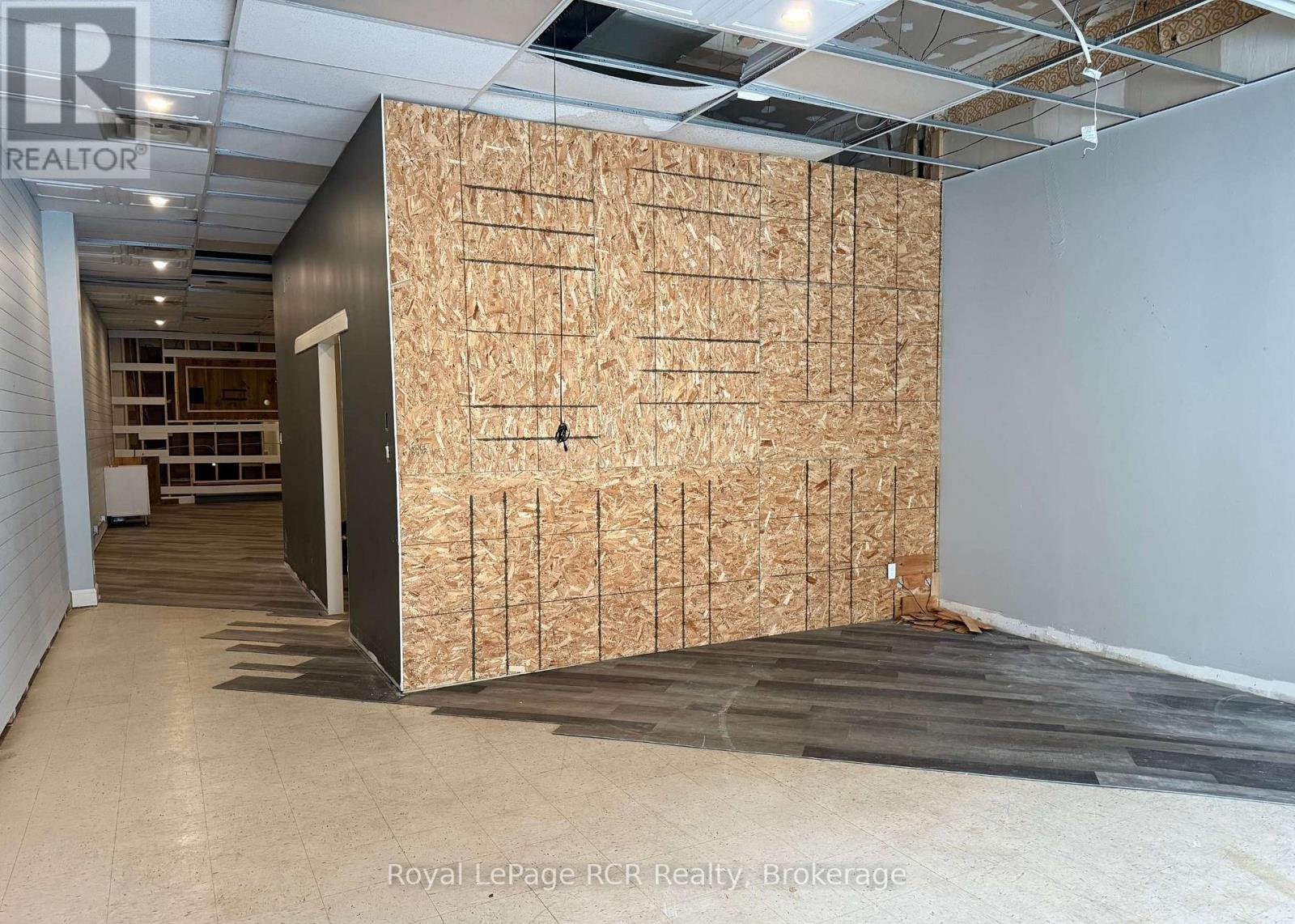 












927 2ND AVENUE E

,
Owen Sound,




Ontario
N4K2H5

