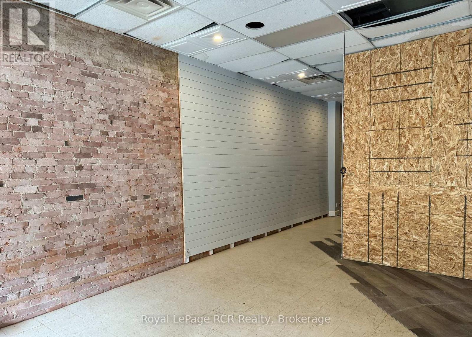 












927 2ND AVENUE E

,
Owen Sound,




Ontario
N4K2H5

