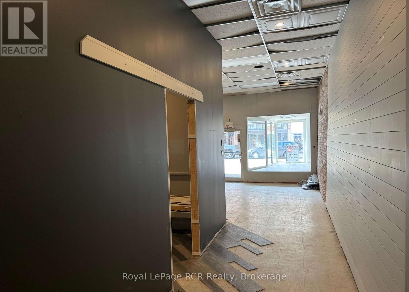 












927 2ND AVENUE E

,
Owen Sound,




Ontario
N4K2H5

