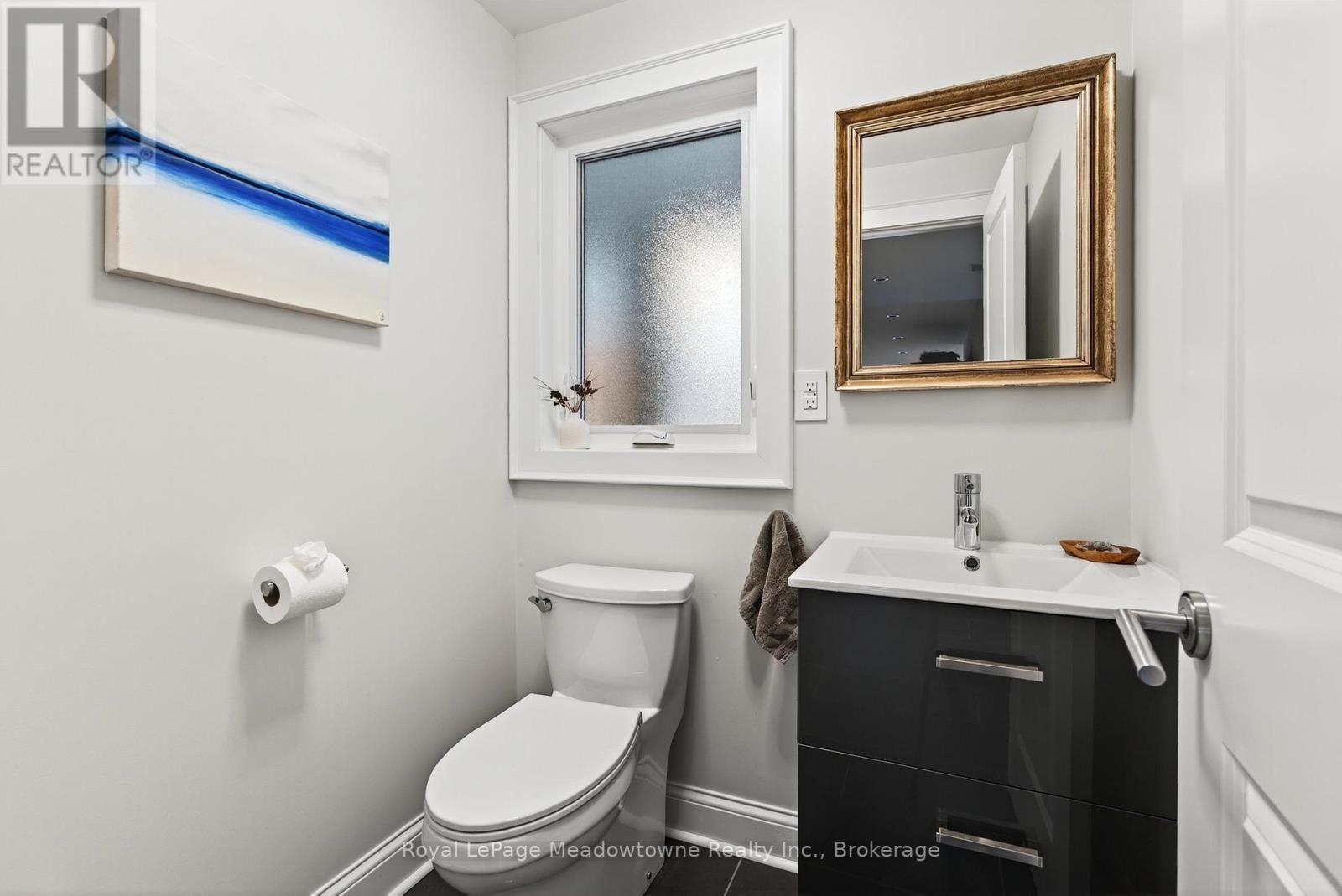 












8495 APPLEBY LINE

,
Milton (Campbellville),




Ontario
L0P1B0

