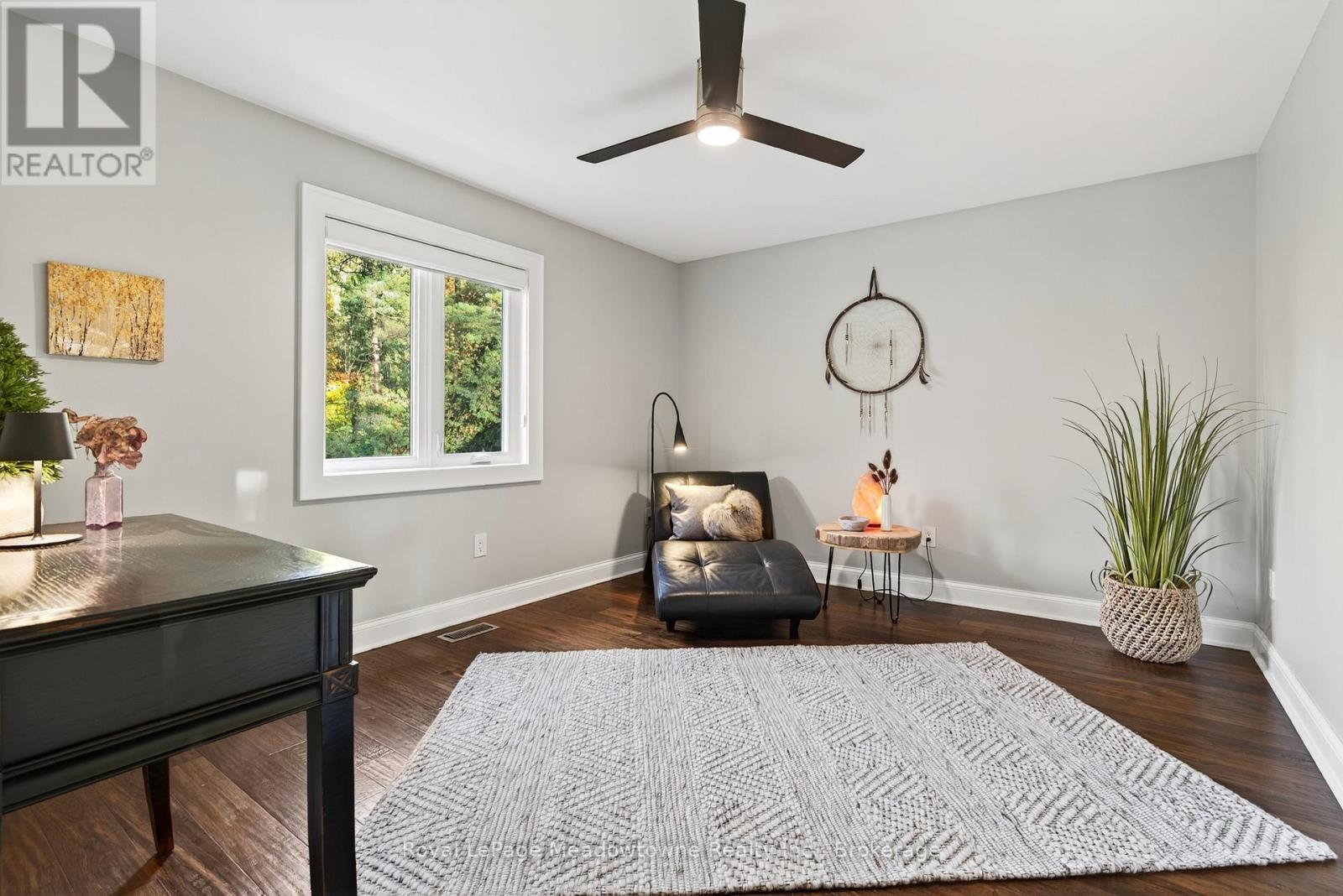 












8495 APPLEBY LINE

,
Milton (Campbellville),




Ontario
L0P1B0

