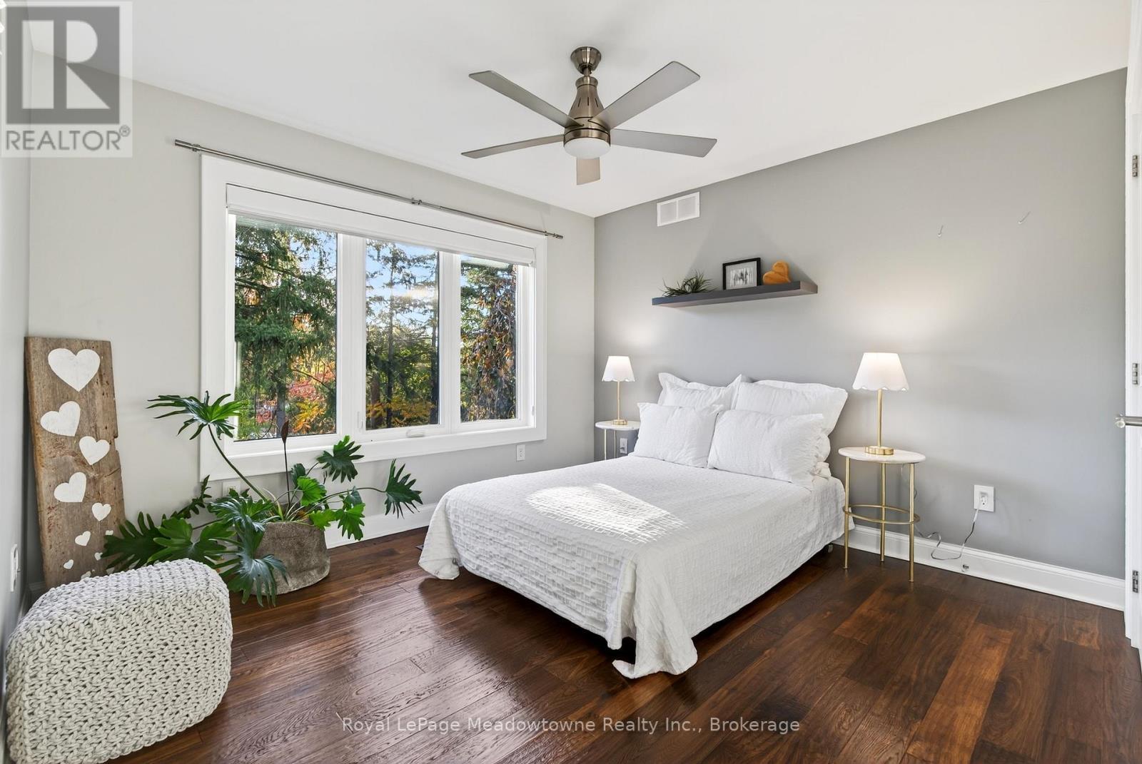 












8495 APPLEBY LINE

,
Milton (Campbellville),




Ontario
L0P1B0

