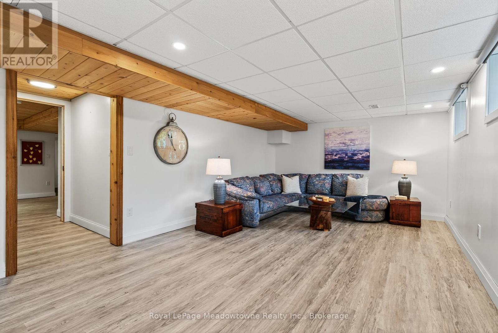 












8495 APPLEBY LINE

,
Milton (Campbellville),




Ontario
L0P1B0


