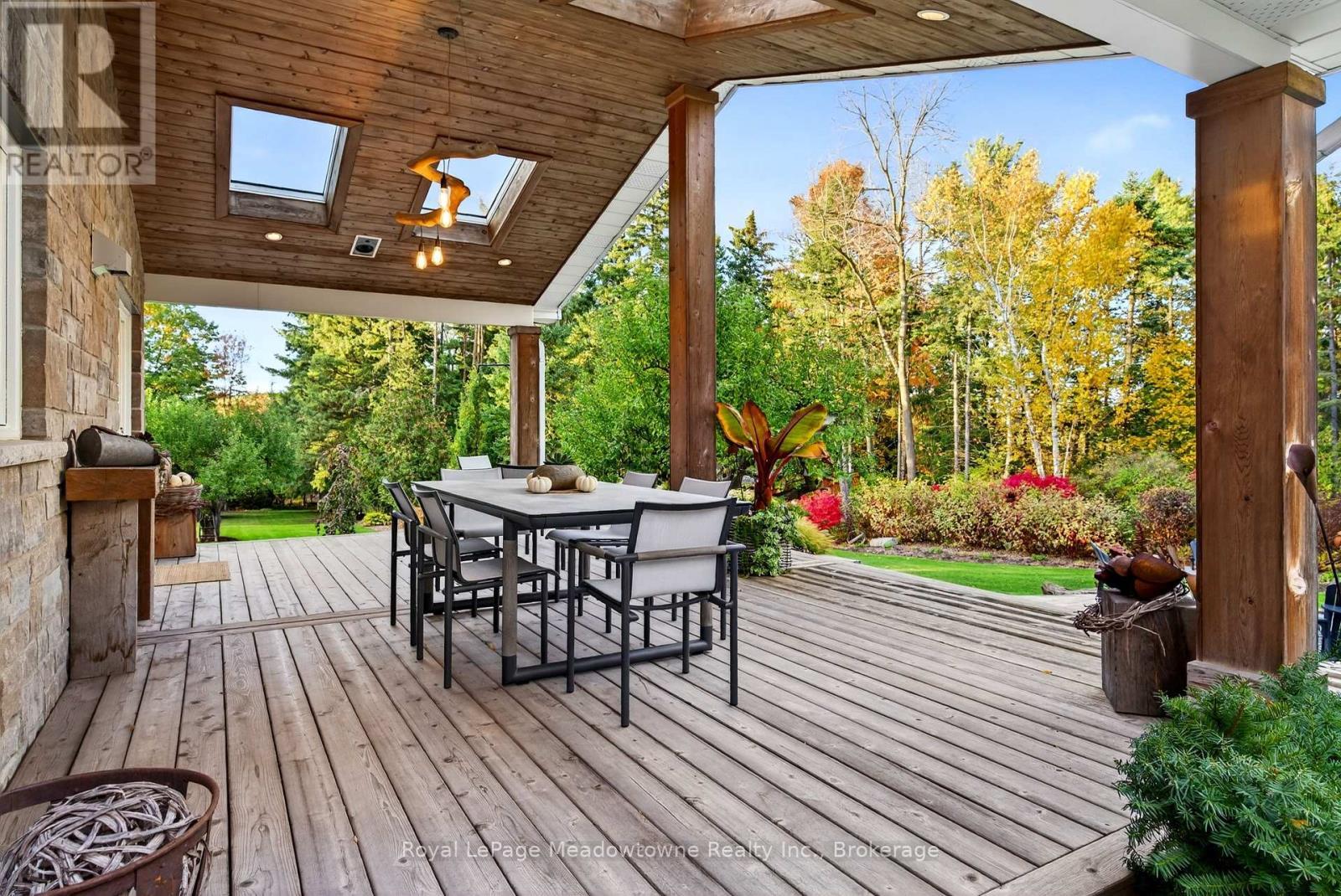 












8495 APPLEBY LINE

,
Milton (Campbellville),




Ontario
L0P1B0


