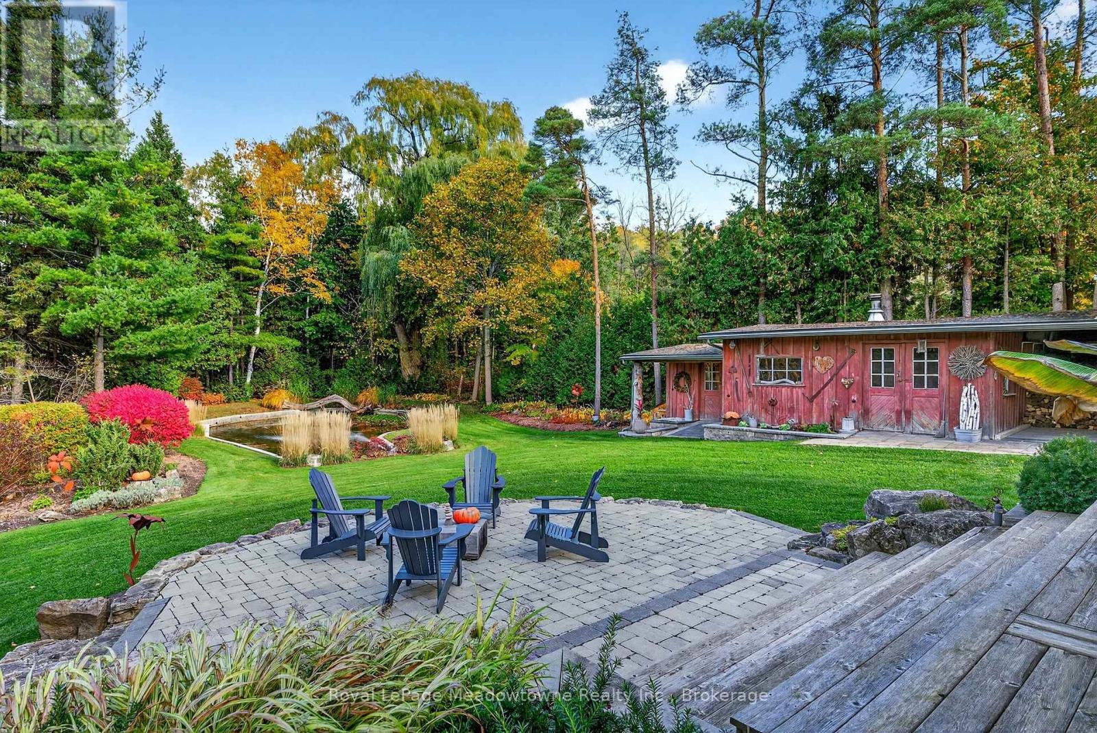 












8495 APPLEBY LINE

,
Milton (Campbellville),




Ontario
L0P1B0

