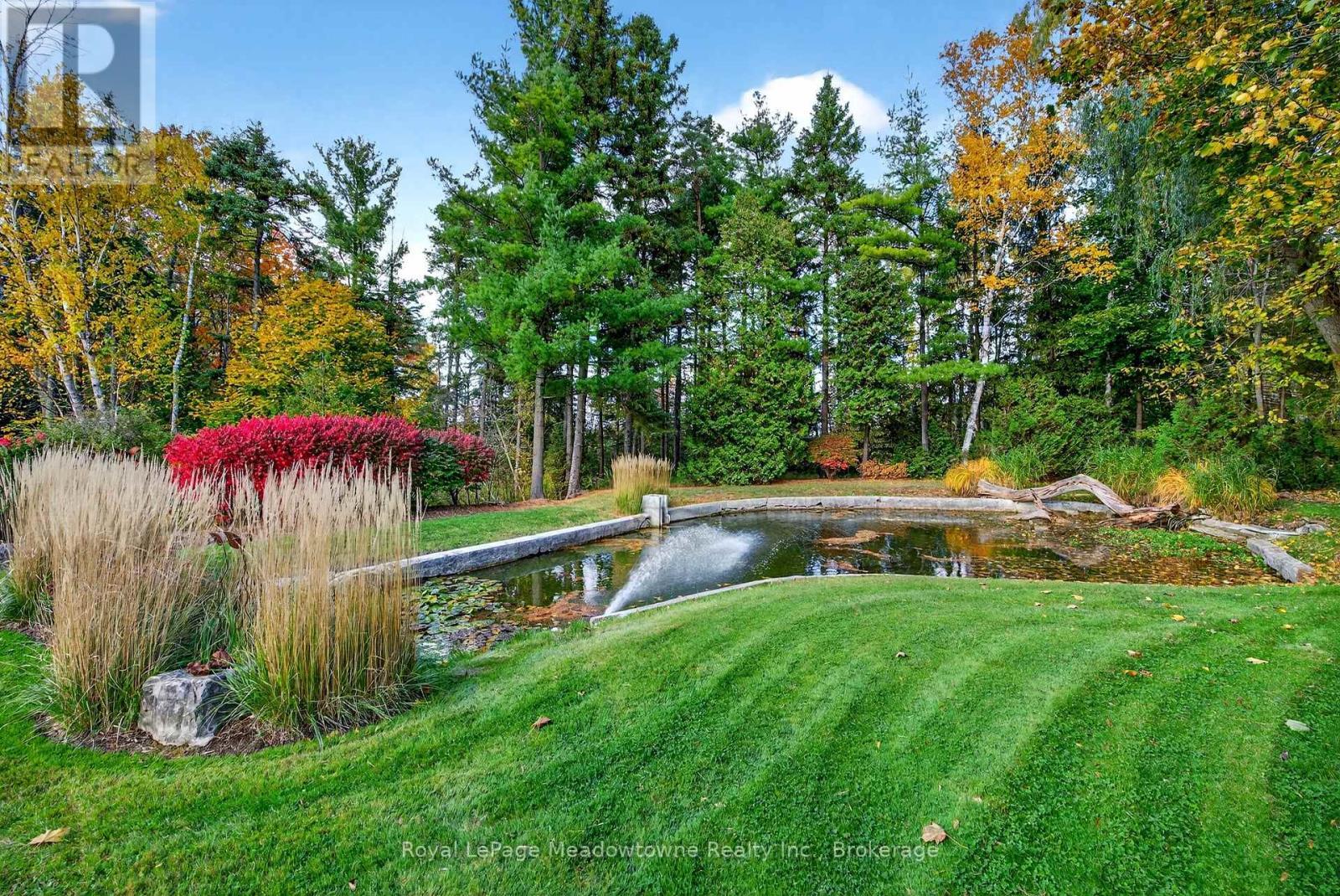 












8495 APPLEBY LINE

,
Milton (Campbellville),




Ontario
L0P1B0

