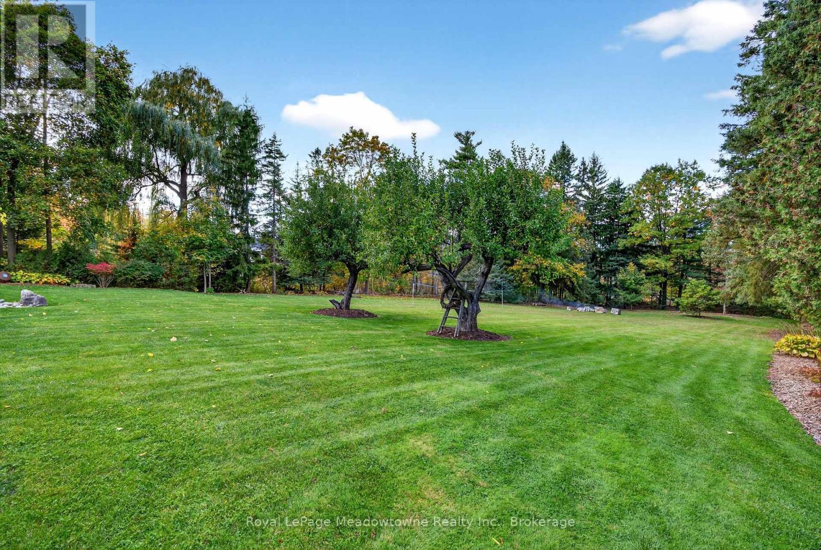 












8495 APPLEBY LINE

,
Milton (Campbellville),




Ontario
L0P1B0

