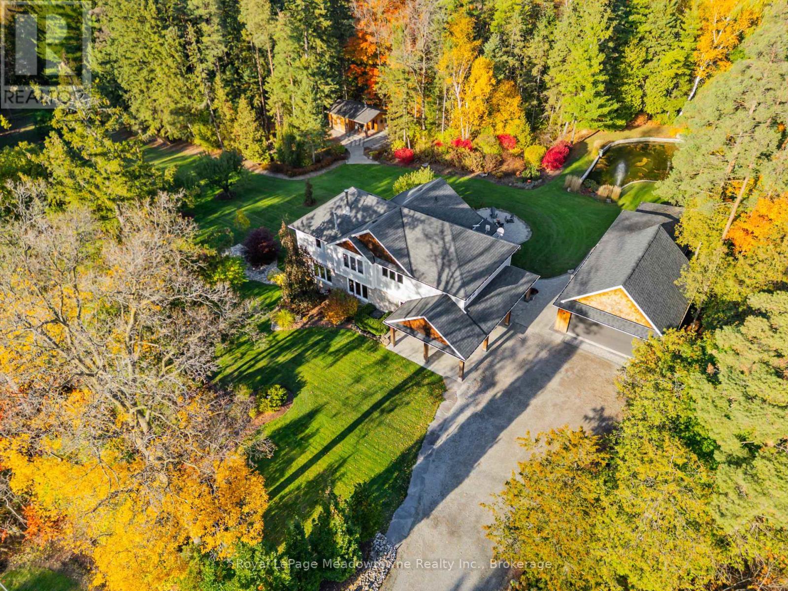 












8495 APPLEBY LINE

,
Milton (Campbellville),




Ontario
L0P1B0

