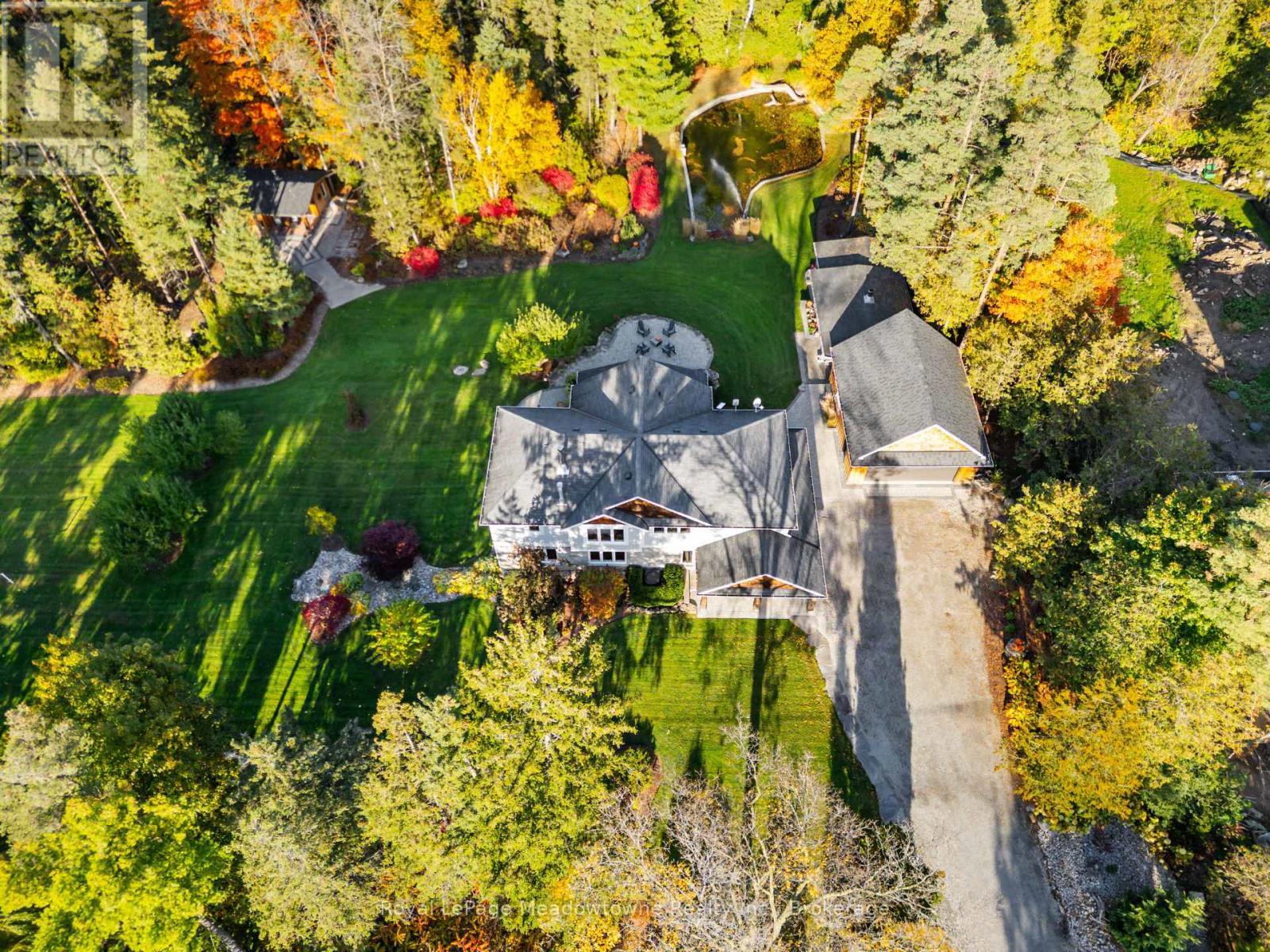 












8495 APPLEBY LINE

,
Milton (Campbellville),




Ontario
L0P1B0

