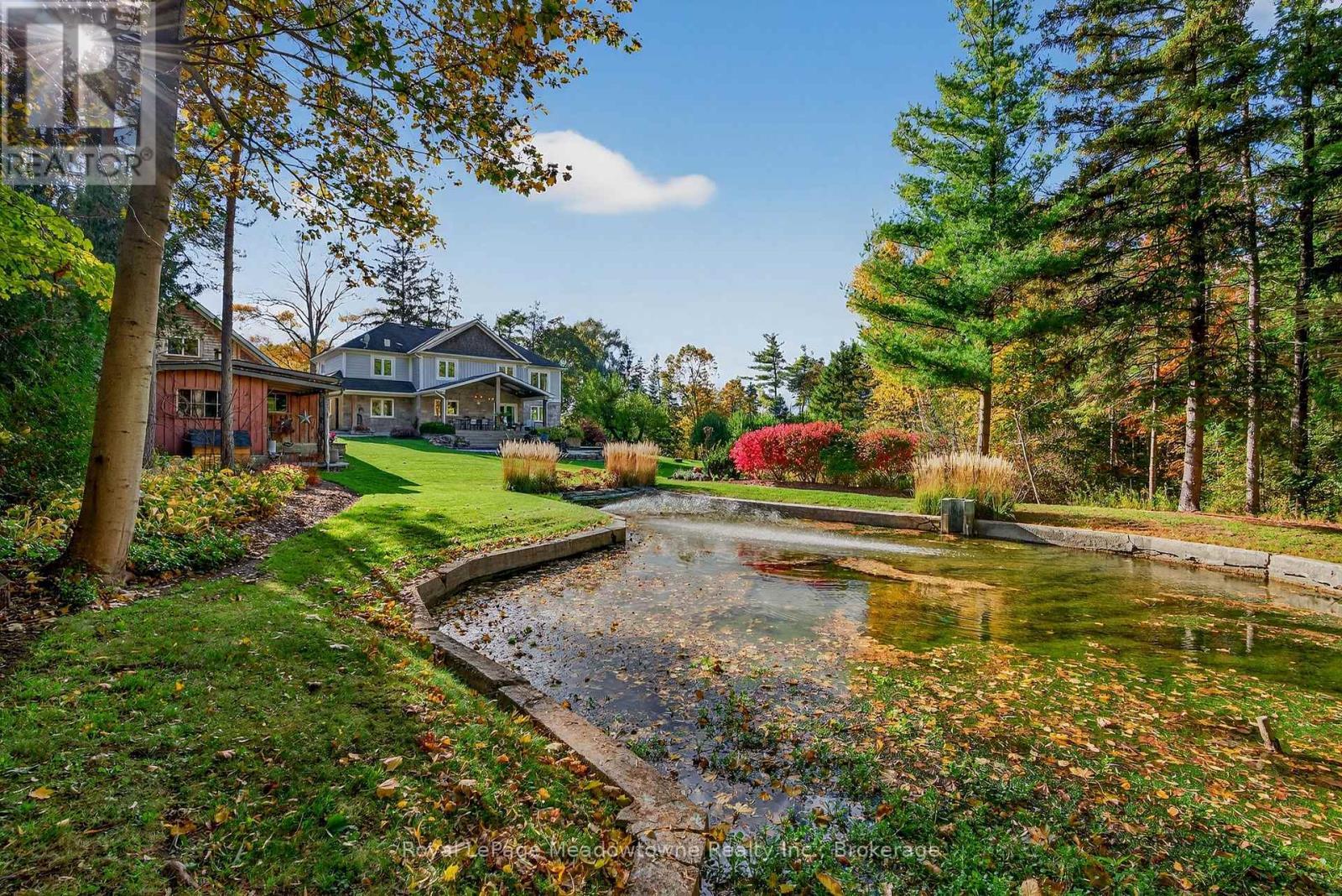 












8495 APPLEBY LINE

,
Milton (Campbellville),




Ontario
L0P1B0

