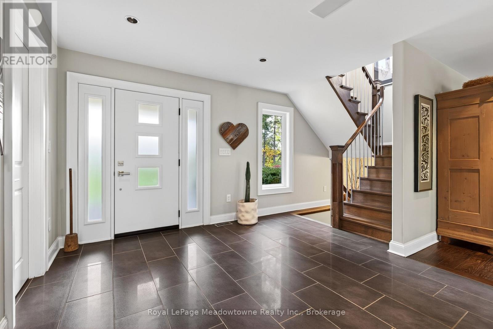 












8495 APPLEBY LINE

,
Milton (Campbellville),




Ontario
L0P1B0

