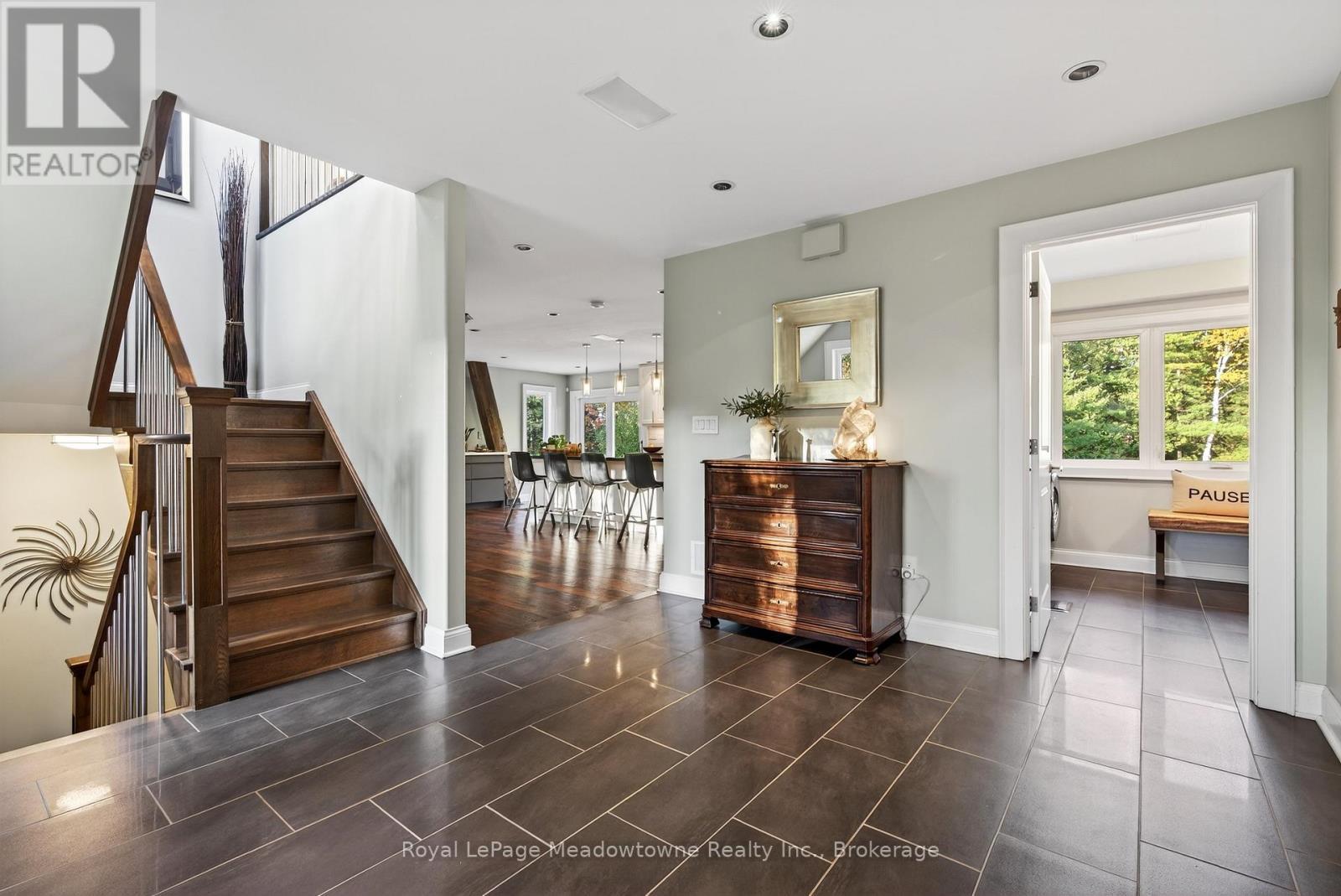 












8495 APPLEBY LINE

,
Milton (Campbellville),




Ontario
L0P1B0

