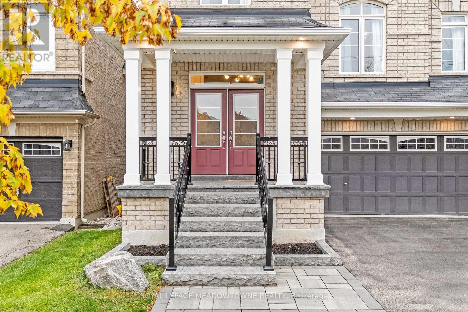












418 CEDAR HEDGE ROAD

,
Milton,




Ontario
L9T8T6


