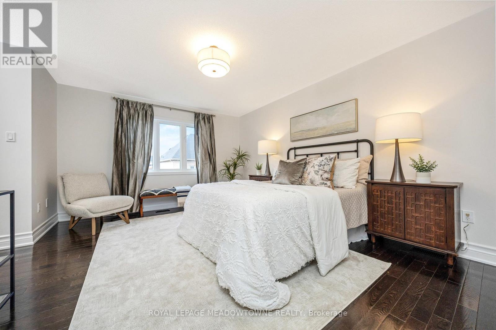 












418 CEDAR HEDGE ROAD

,
Milton,




Ontario
L9T8T6

