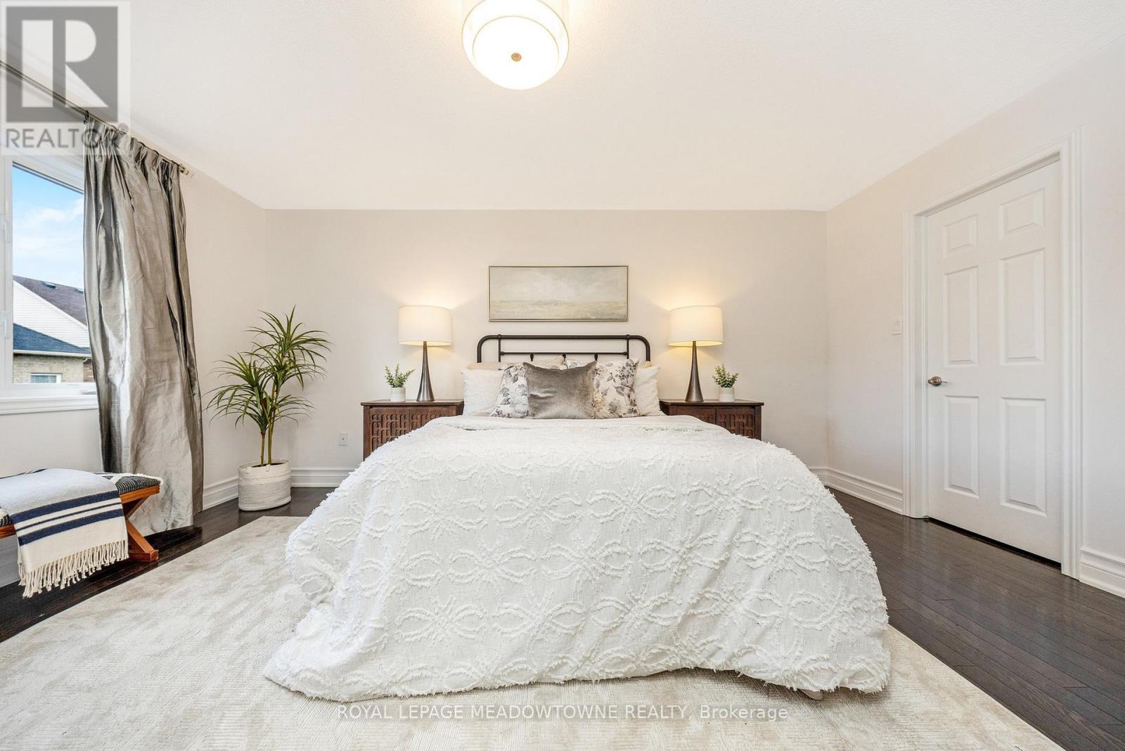 












418 CEDAR HEDGE ROAD

,
Milton,




Ontario
L9T8T6

